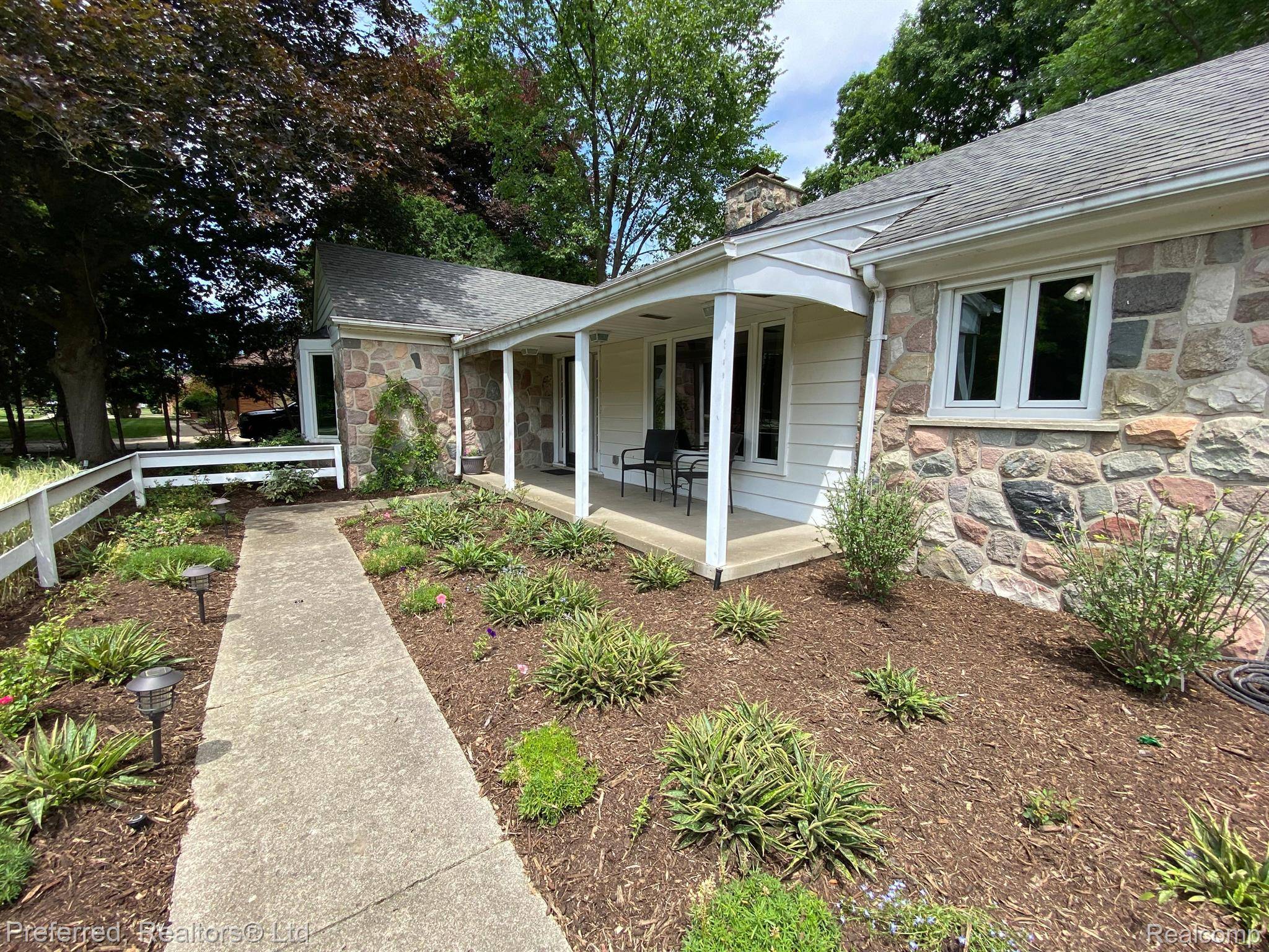 Southfield, MI 48033,24530 MULBERRY DR