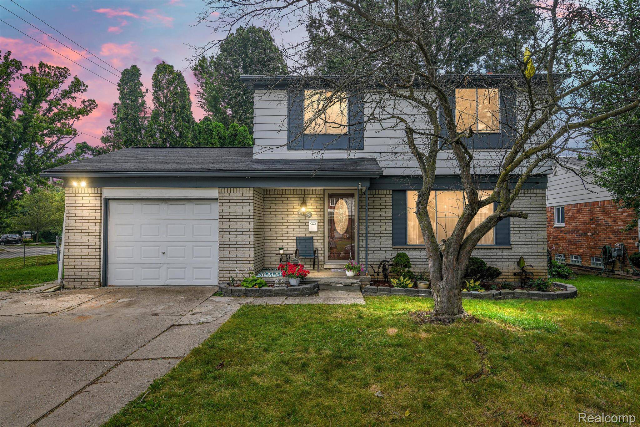 Southfield, MI 48076,29890 BRENTWOOD ST