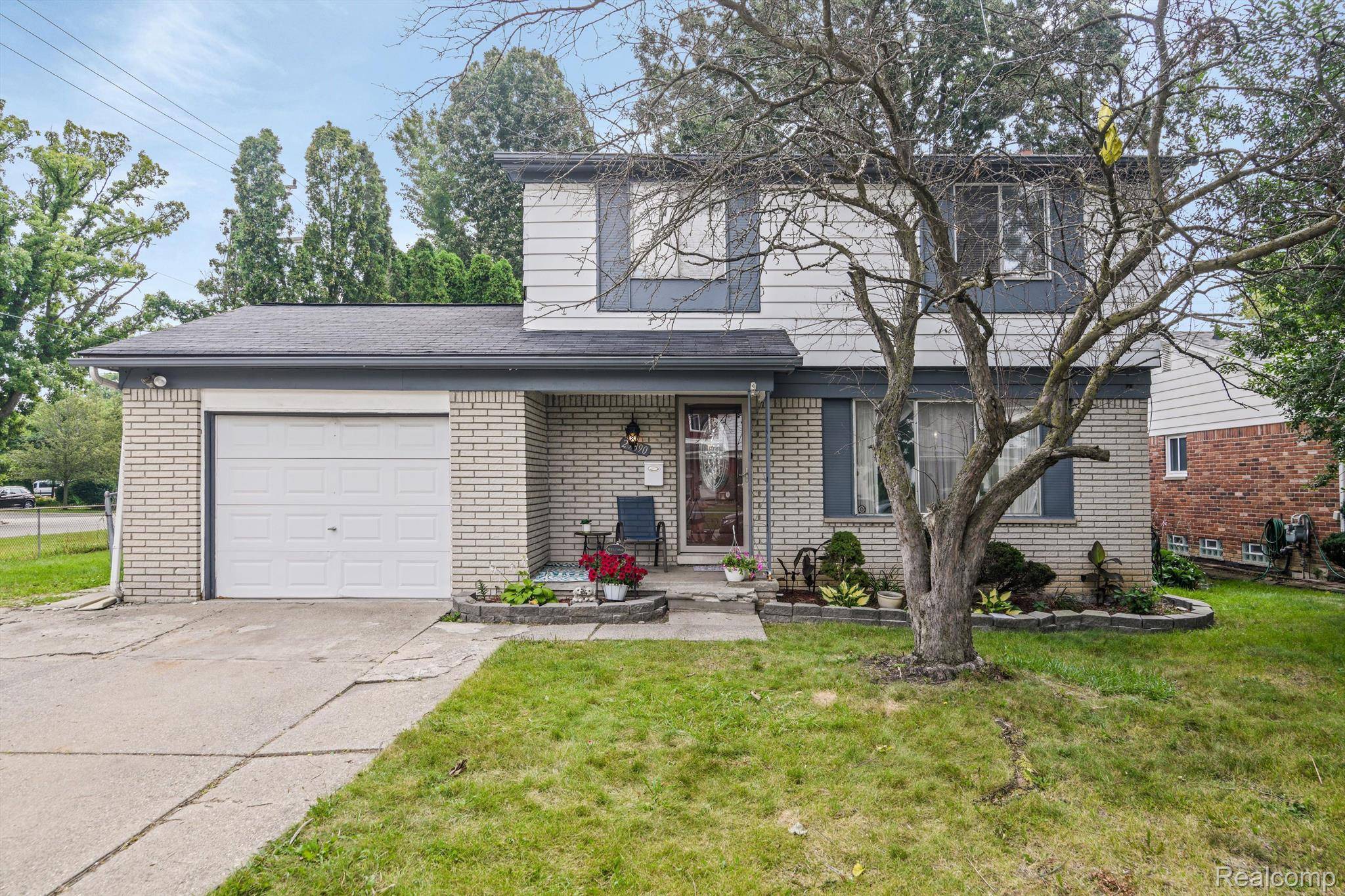 Southfield, MI 48076,29890 BRENTWOOD ST