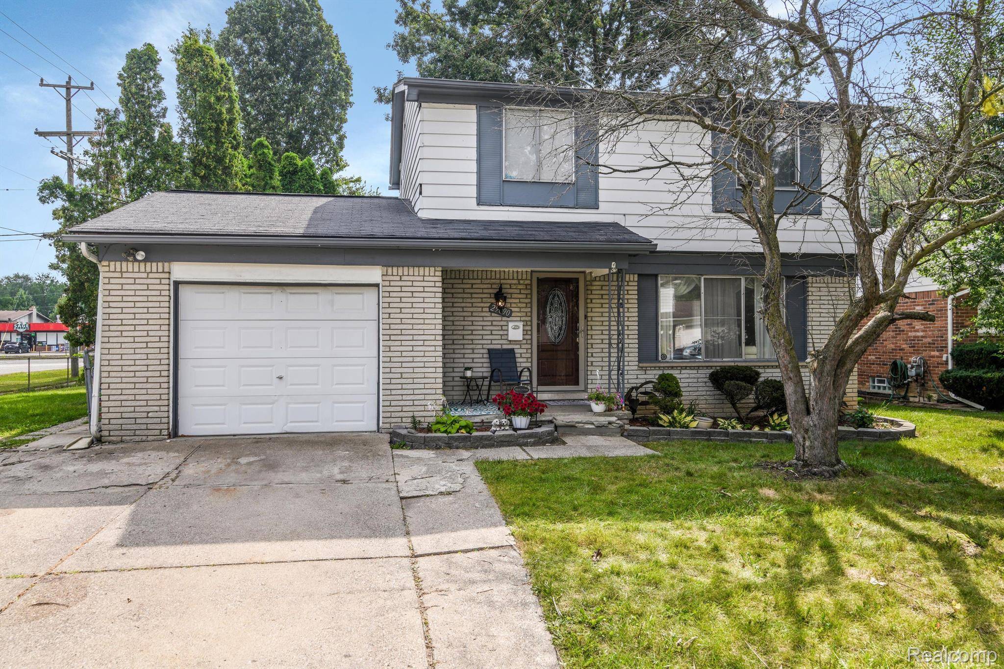 Southfield, MI 48076,29890 BRENTWOOD ST