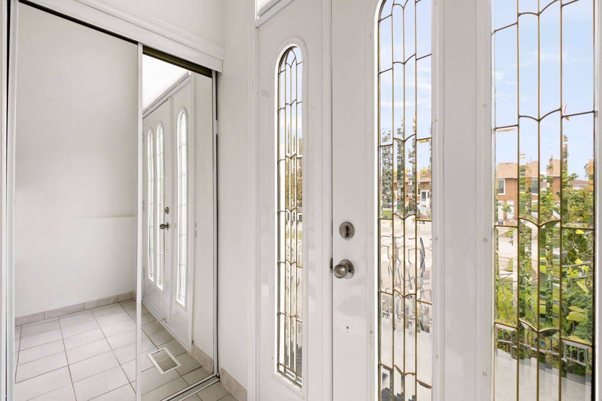 Mississauga, ON L5B 2J2,471 Fergo AVE