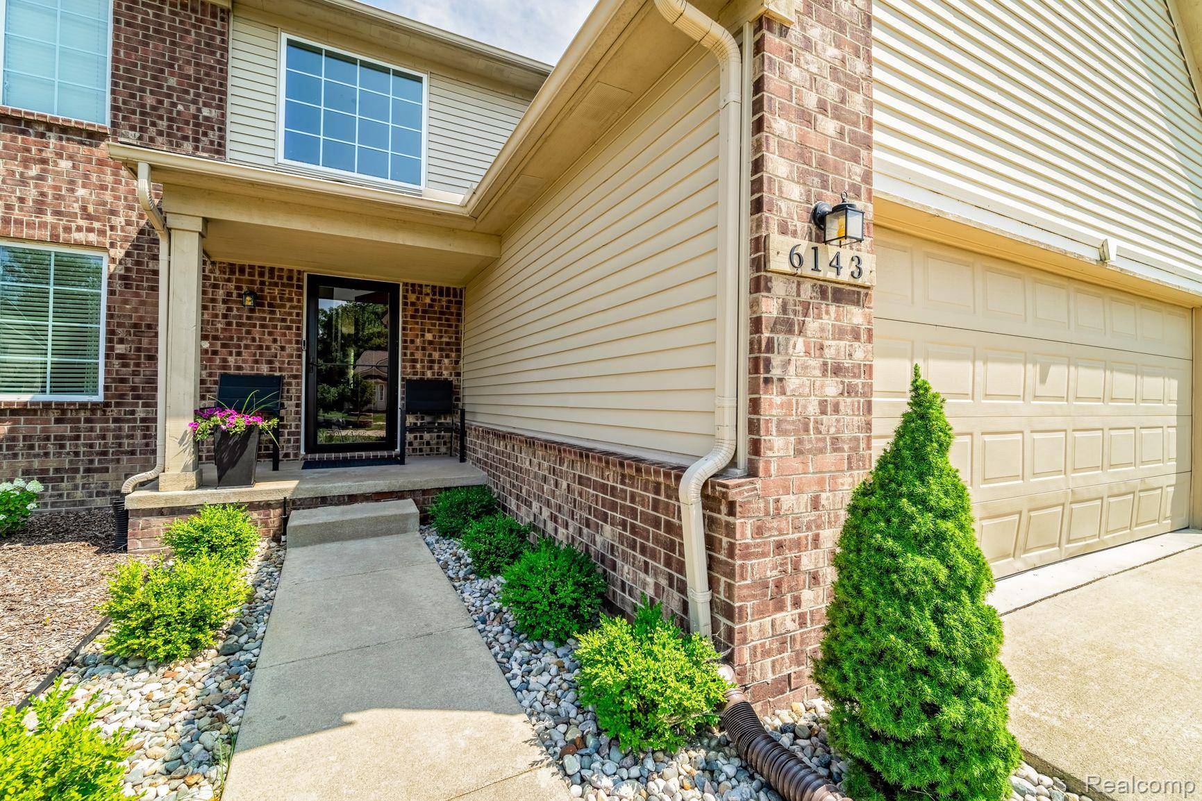 Romulus, MI 48174,6143 TREETOPS DR