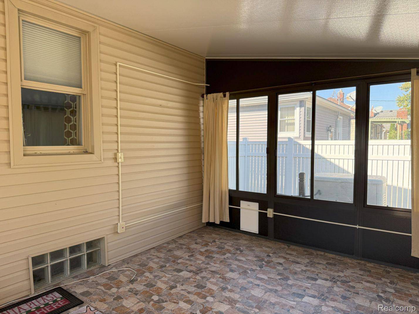 Dearborn, MI 48124,2943 Queen ST