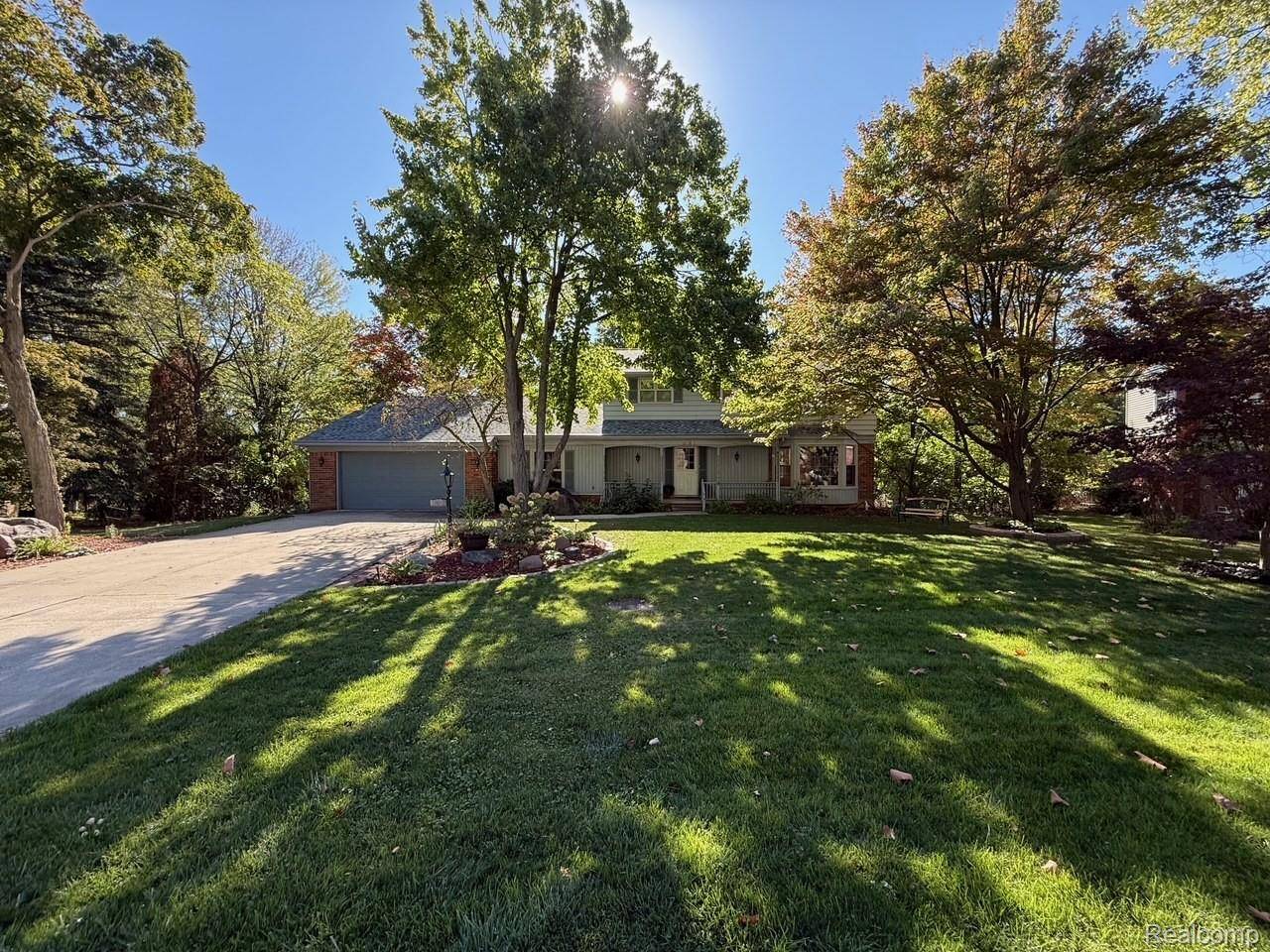 Farmington Hills, MI 48331,28721 Oak Point DR