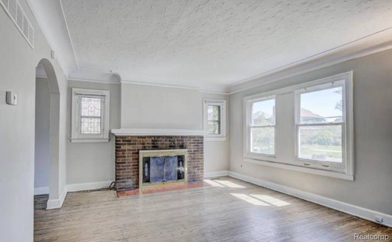 Detroit, MI 48221,18613 Santa Rosa DR