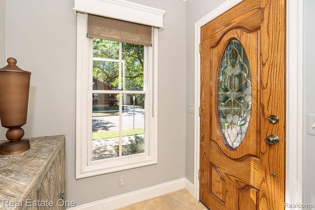 Rochester, MI 48307,402 W 4th ST