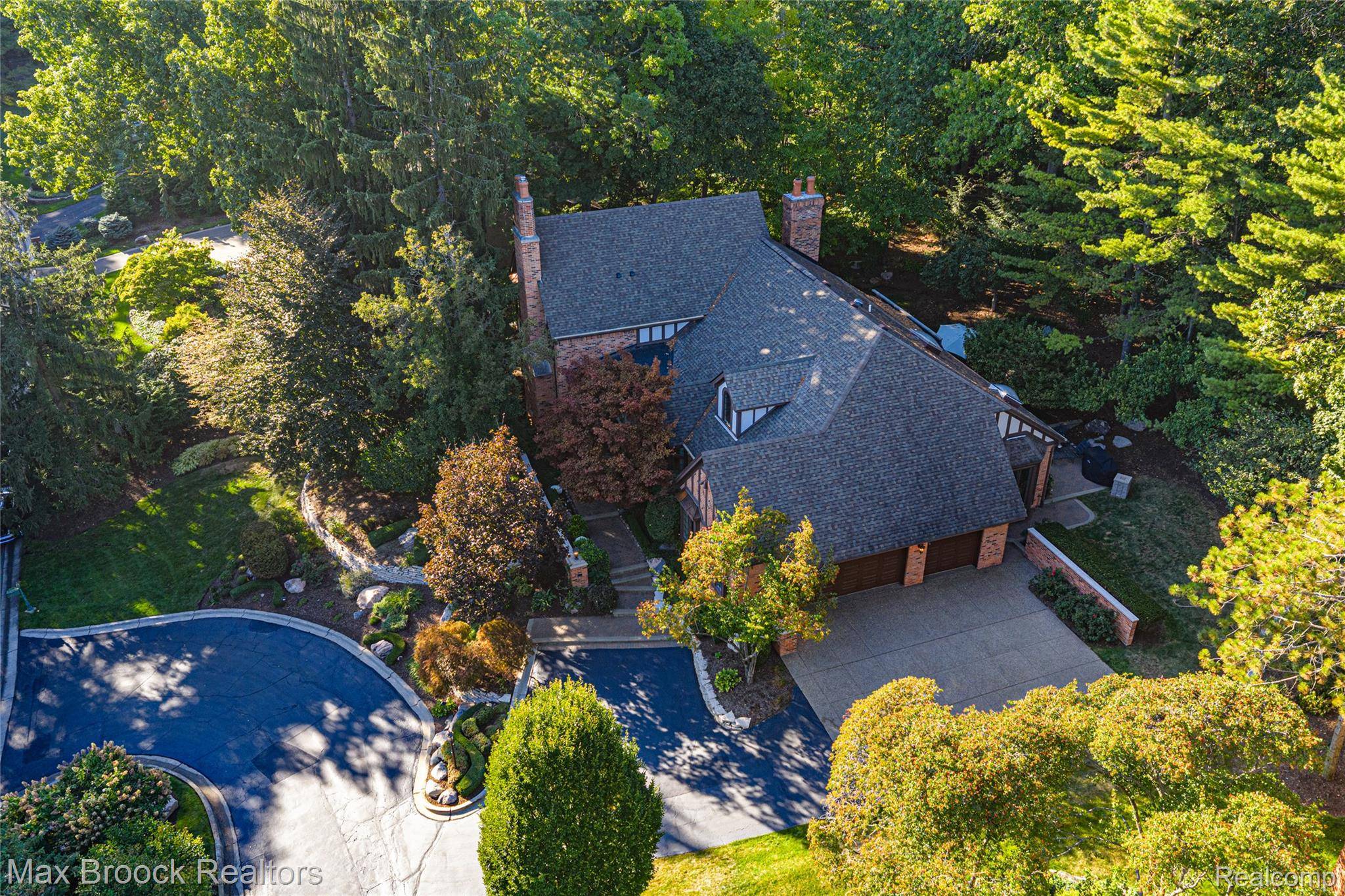 Bloomfield Hills, MI 48302,1214 Copperwood DR