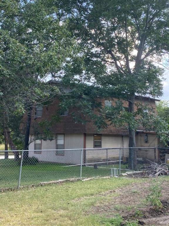 Whitney, TX 76692,233 Elm Branch