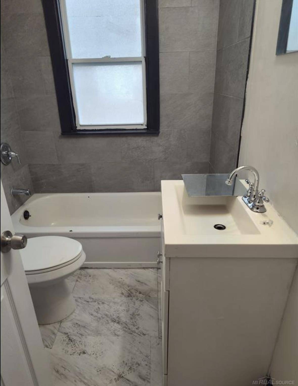 Detroit, MI 48204,9401 Ravenswood ST