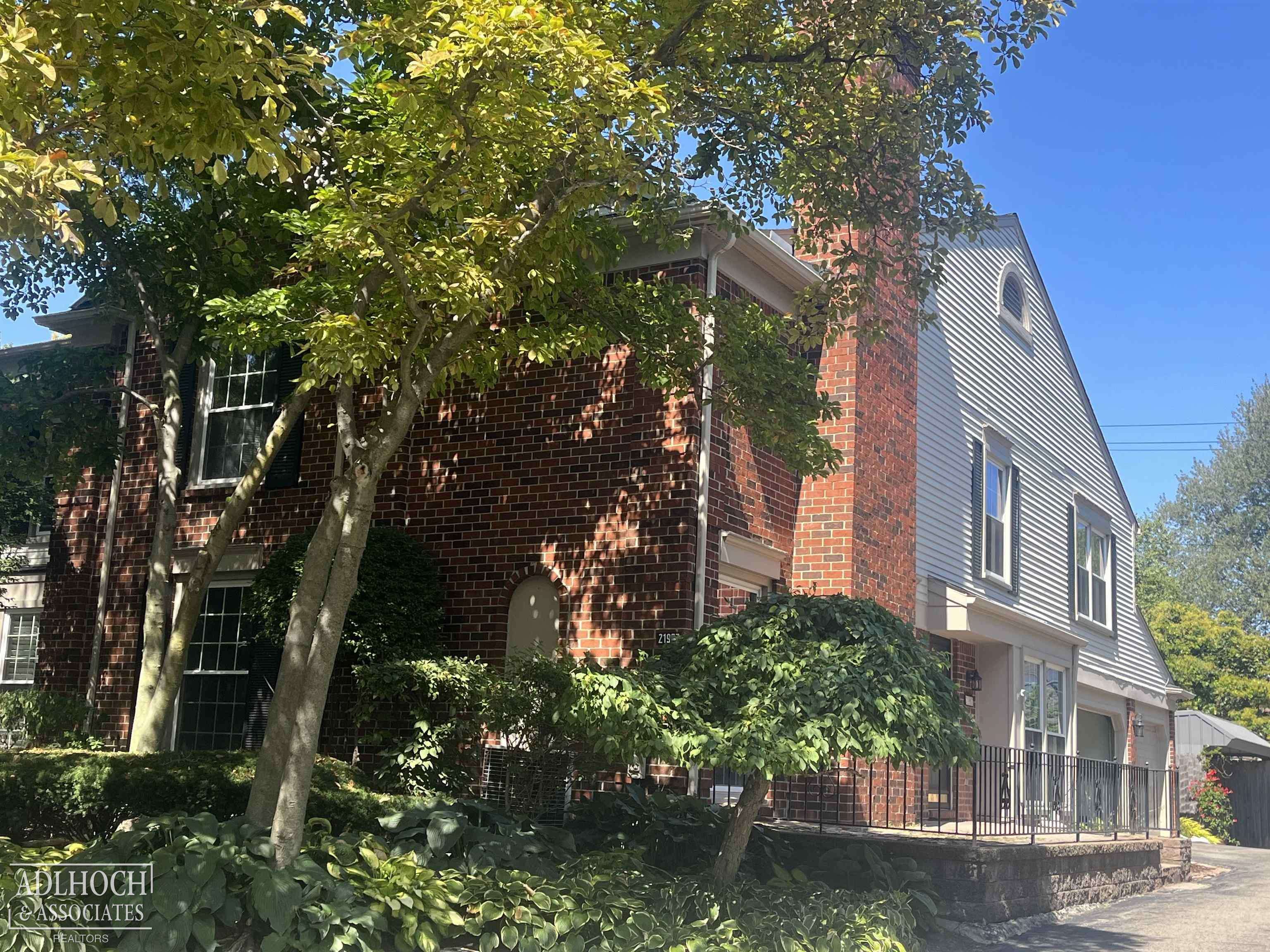 Saint Clair Shores, MI 48080,21957 Shore Pointe LN