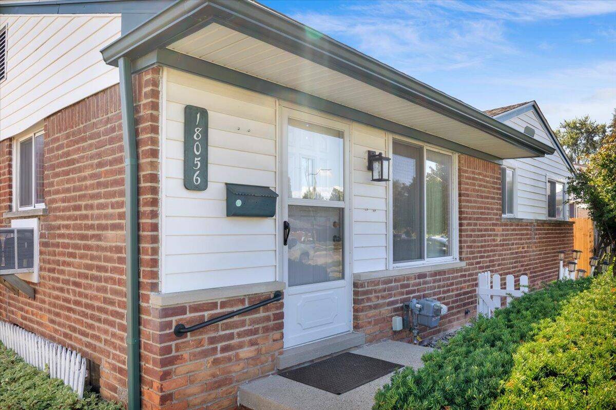 Fraser, MI 48026,18056 Summer LN S