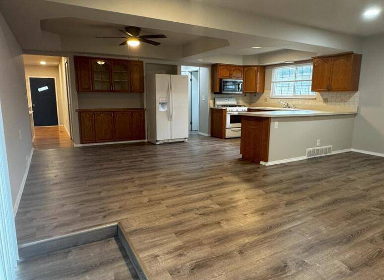 Sterling Heights, MI 48312,35695 Bonneville DR