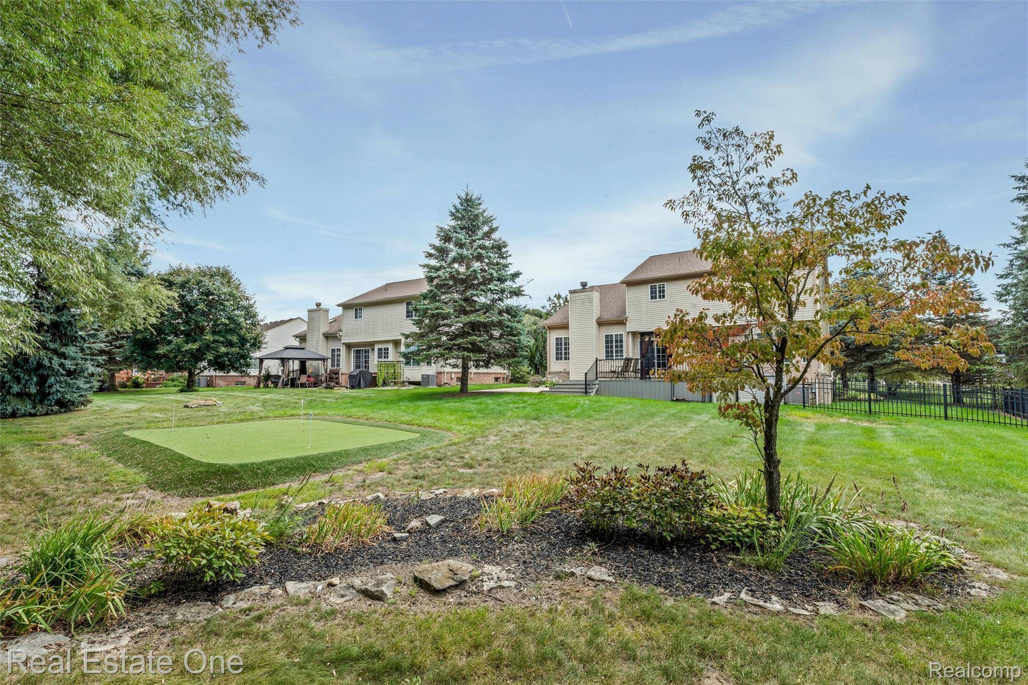 Wixom, MI 48393,1083 Pheasant Run West DR