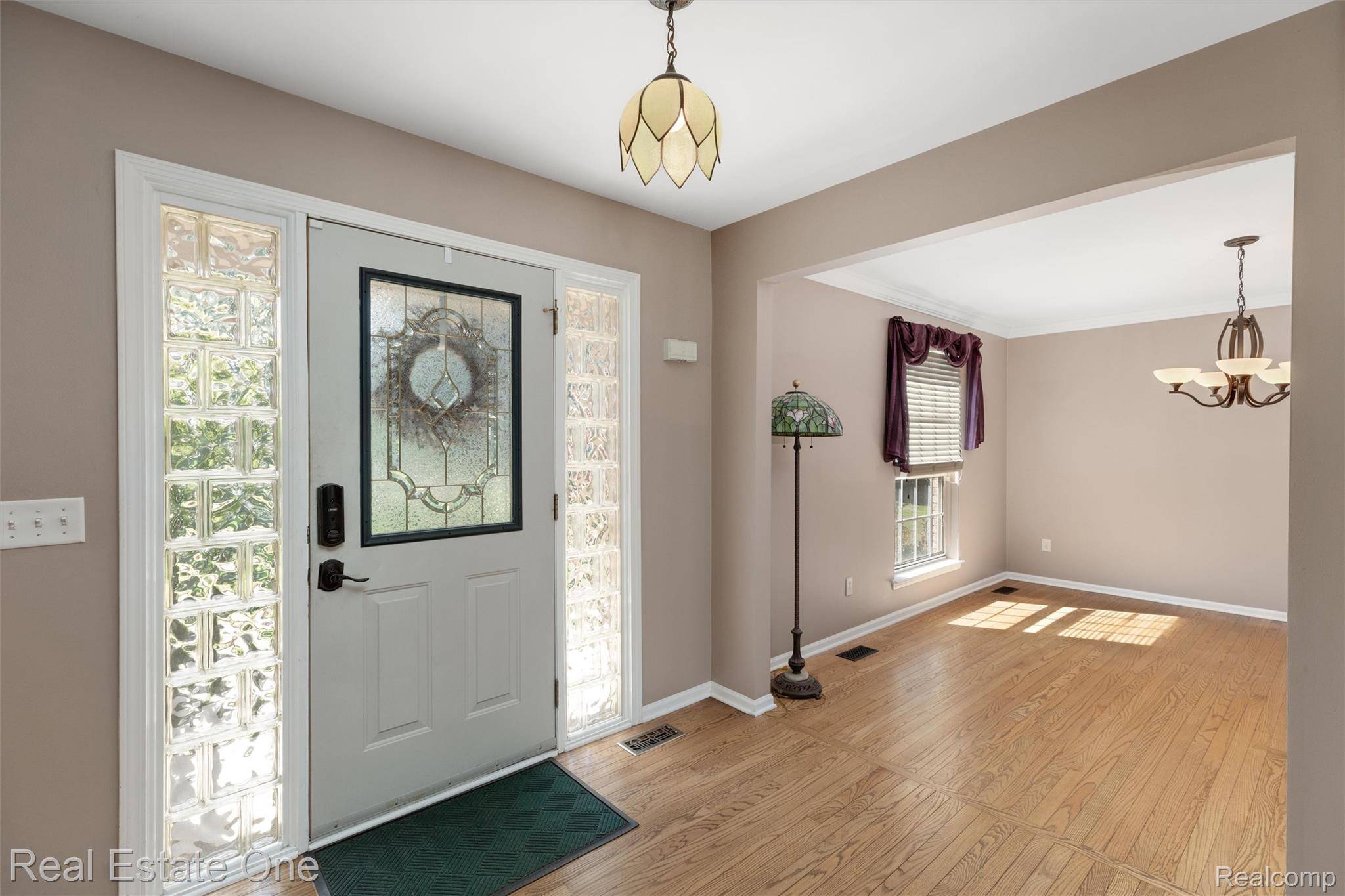 Wixom, MI 48393,1083 Pheasant Run West DR