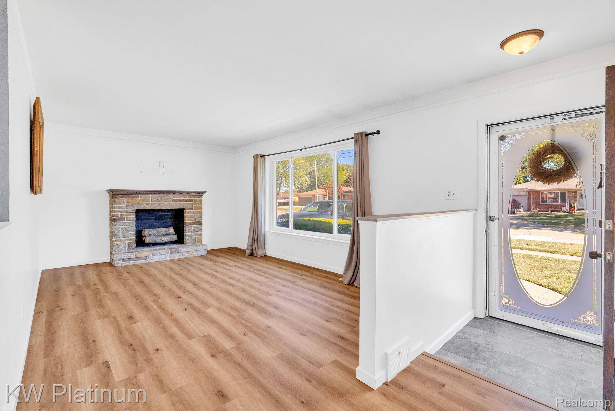 Fraser, MI 48026,32357 Kelly RD