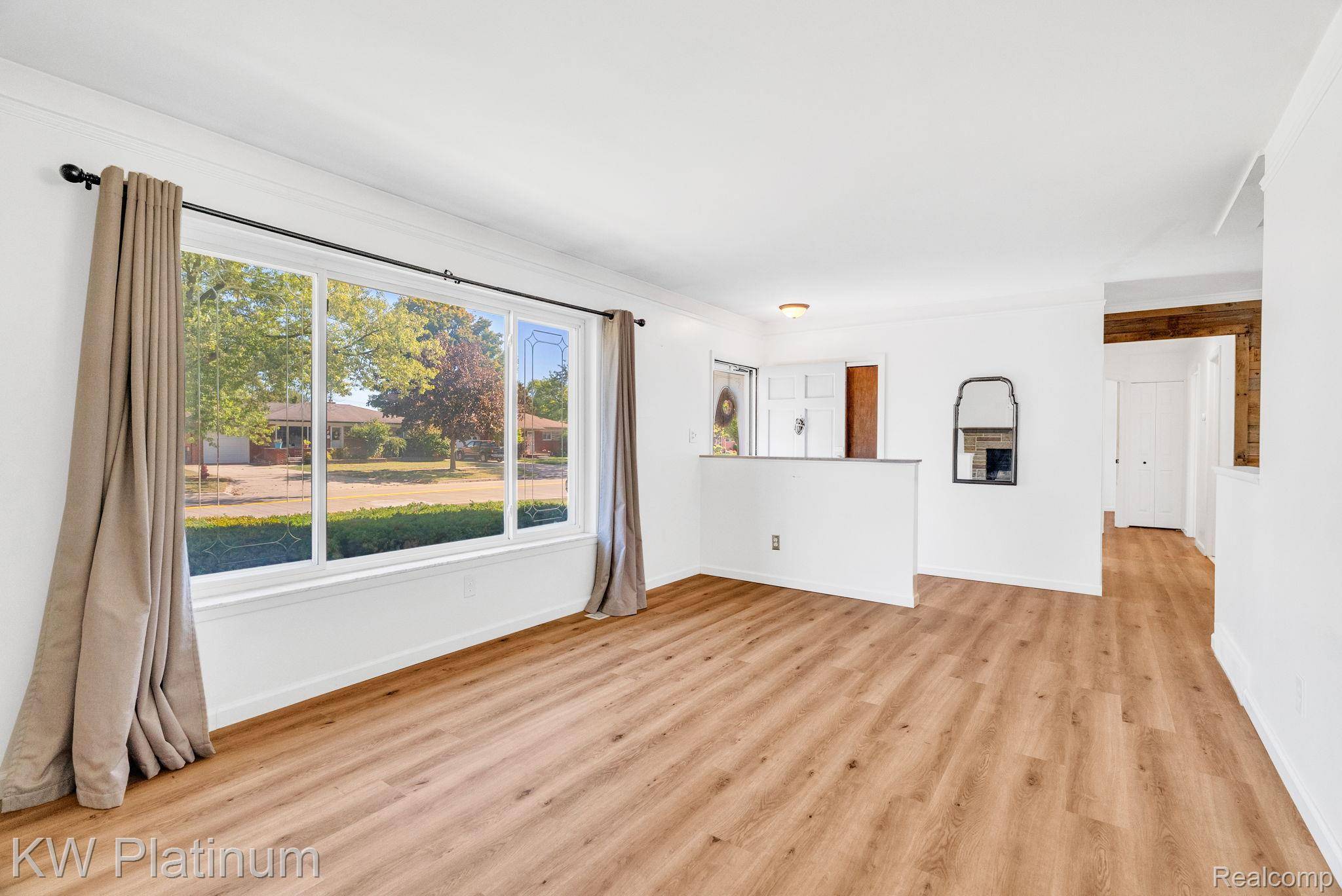 Fraser, MI 48026,32357 Kelly RD