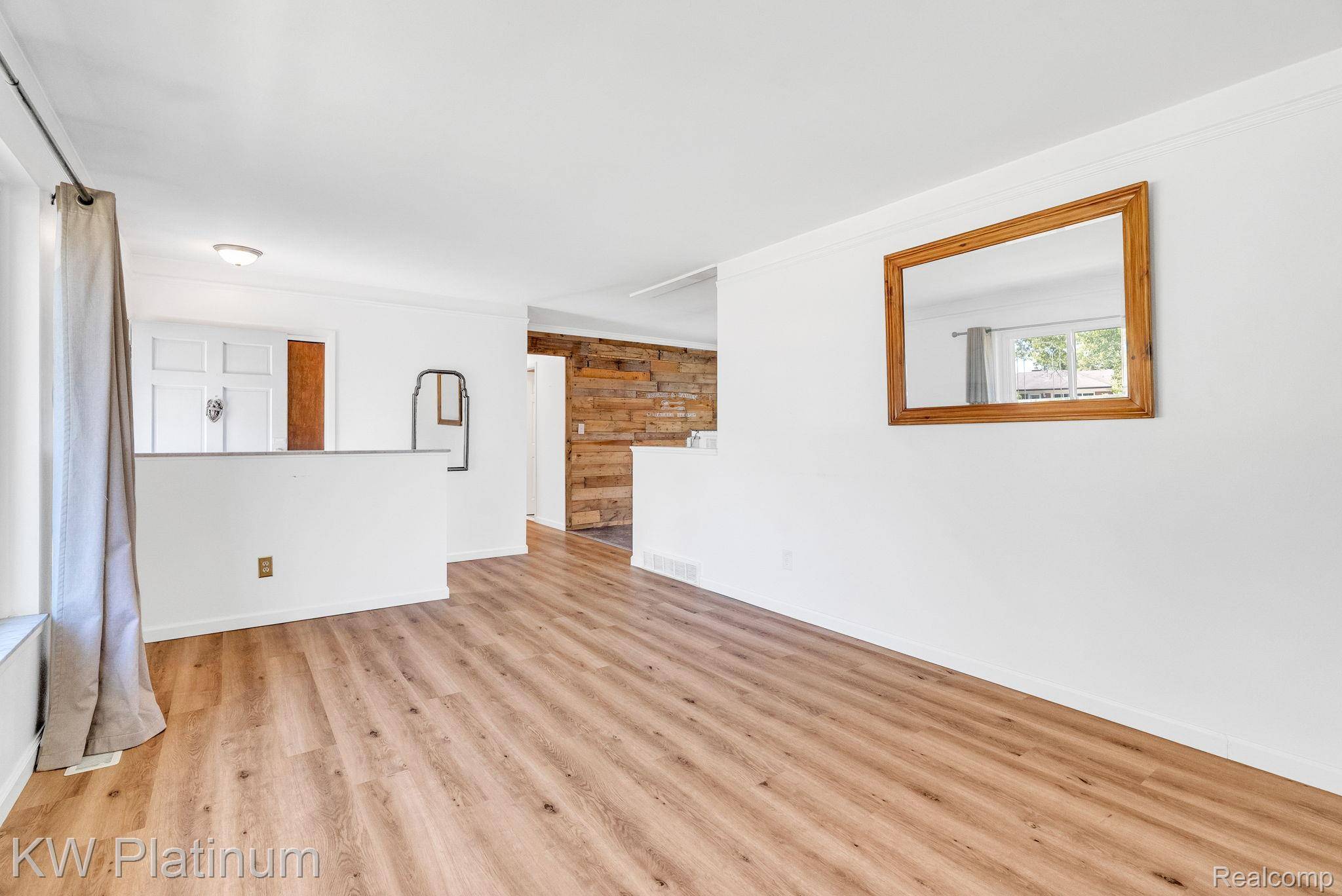 Fraser, MI 48026,32357 Kelly RD