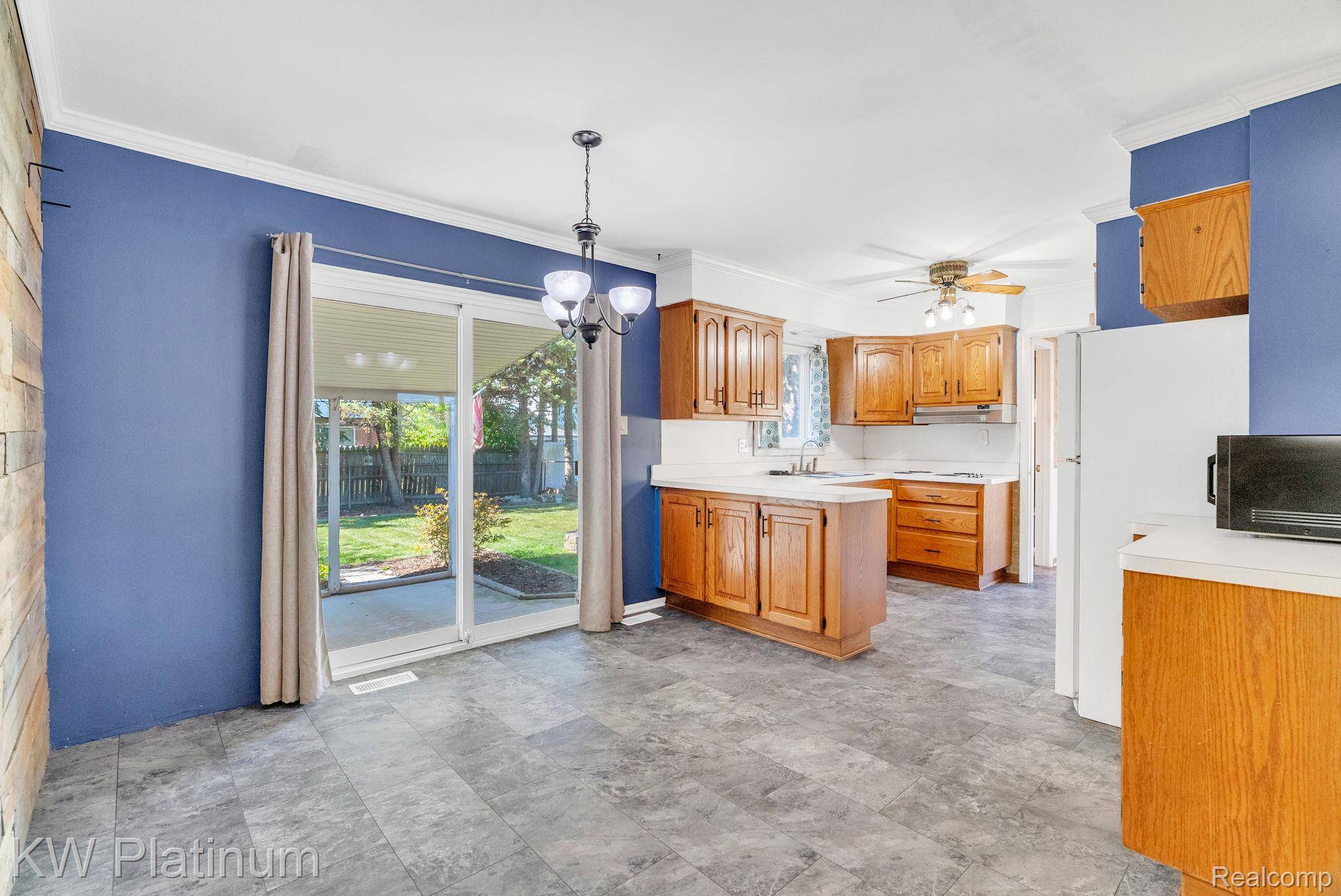 Fraser, MI 48026,32357 Kelly RD