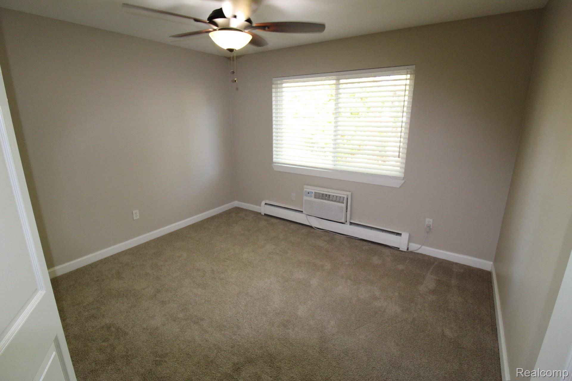 Rochester, MI 48307,417 Parkdale AVE #13