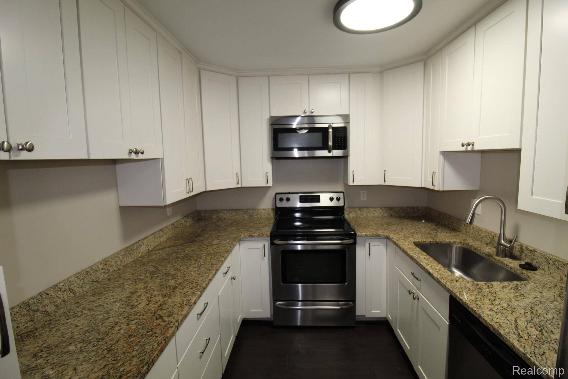 Rochester, MI 48307,417 Parkdale AVE #13