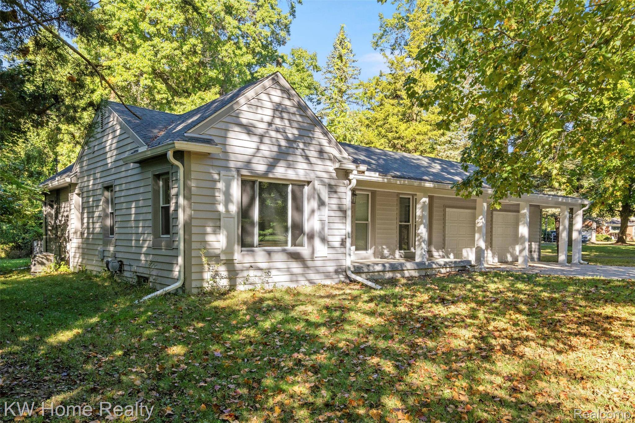 Southfield, MI 48033,22215 Rougemont DR