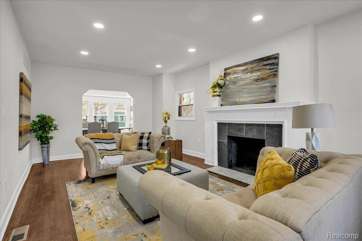 Detroit, MI 48206,1517 EDISON ST