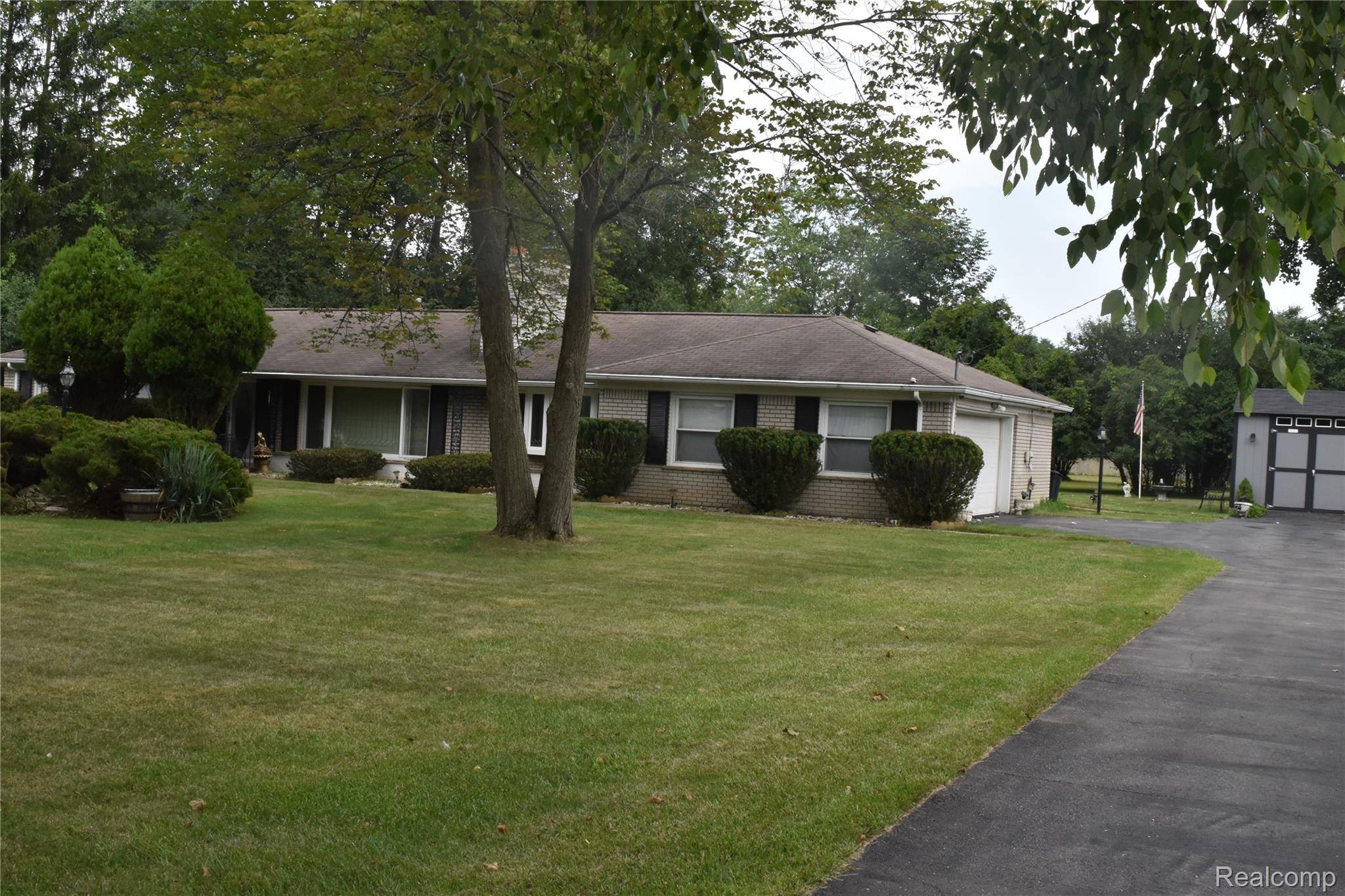 Southfield, MI 48034,29140 Briarbank CT