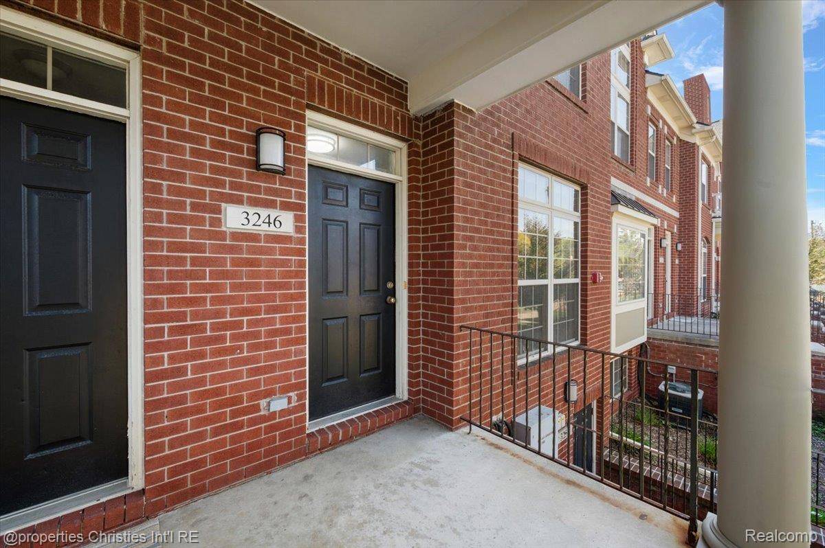 Troy, MI 48084,3246 Camden DR