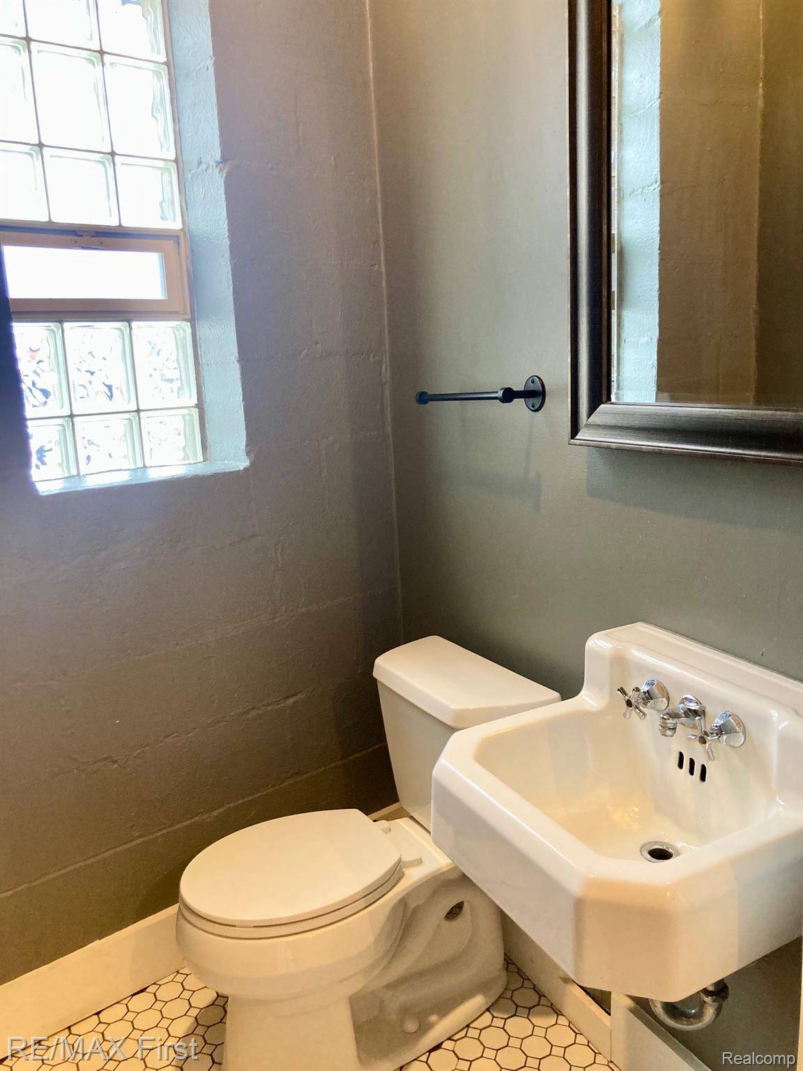 Royal Oak, MI 48067,205 Dewey ST