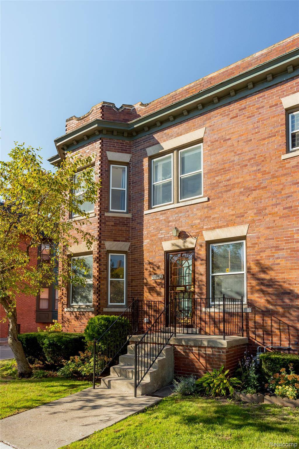 Detroit, MI 48202,8043 3rd ST