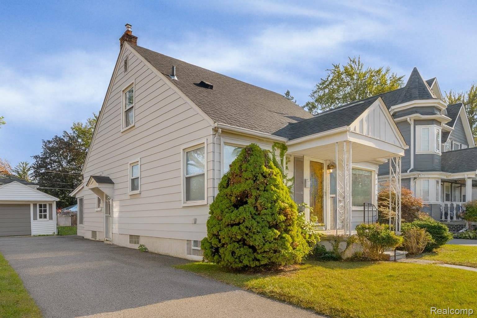 Dearborn, MI 48124,22334 Nowlin ST