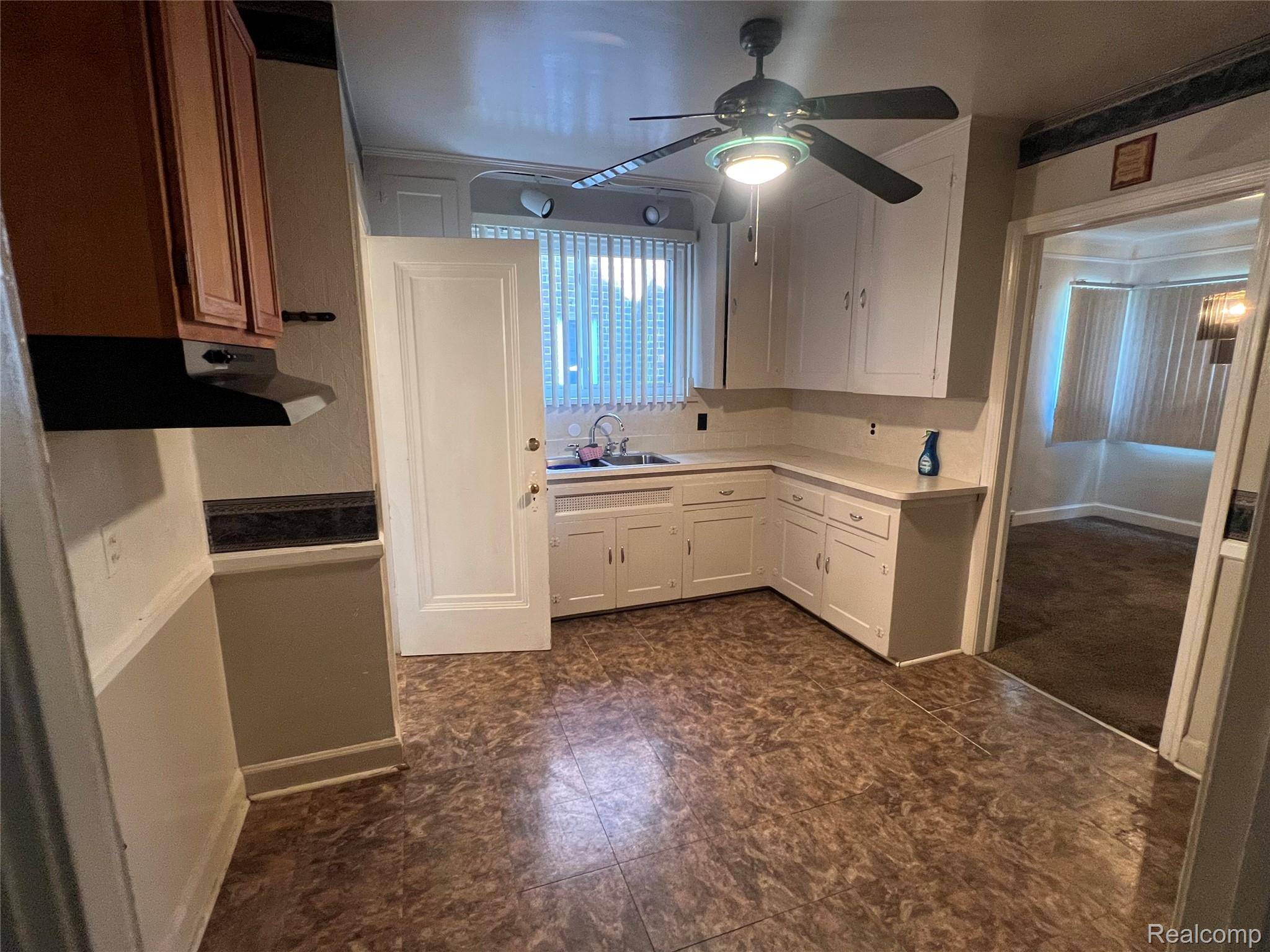 Detroit, MI 48205,15666 Eastwood ST