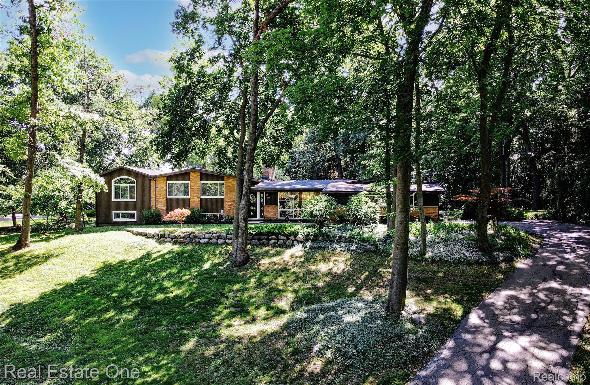 Rochester Hills, MI 48309,388 W Maryknoll RD