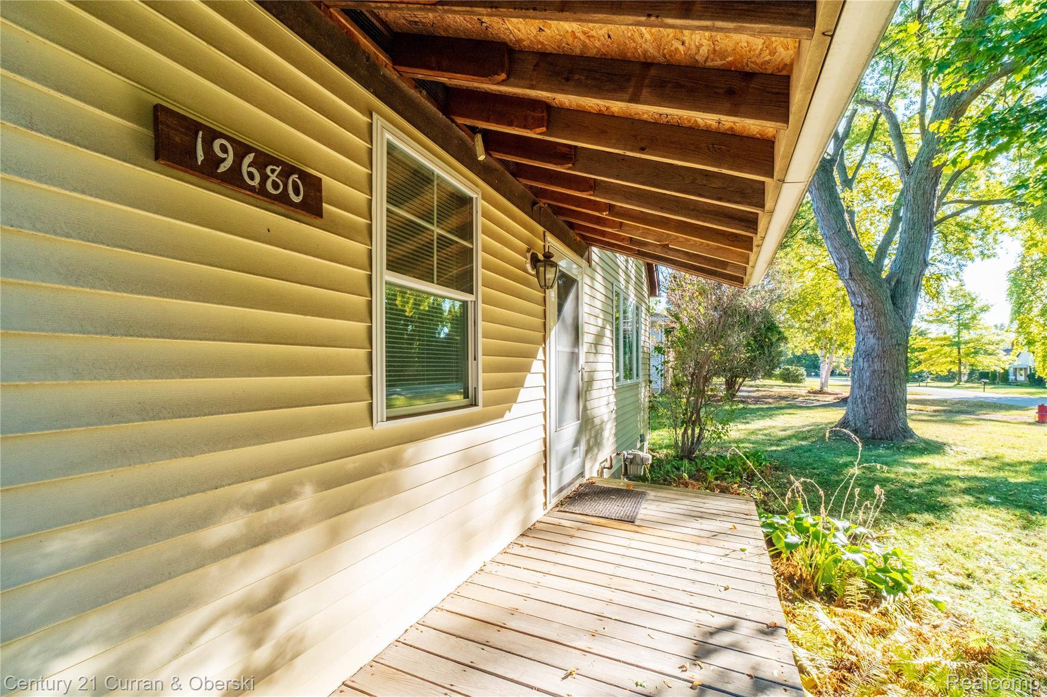 Southfield, MI 48075,19680 Hilton DR