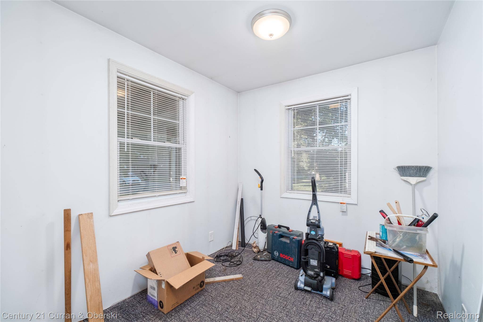 Southfield, MI 48075,19680 Hilton DR