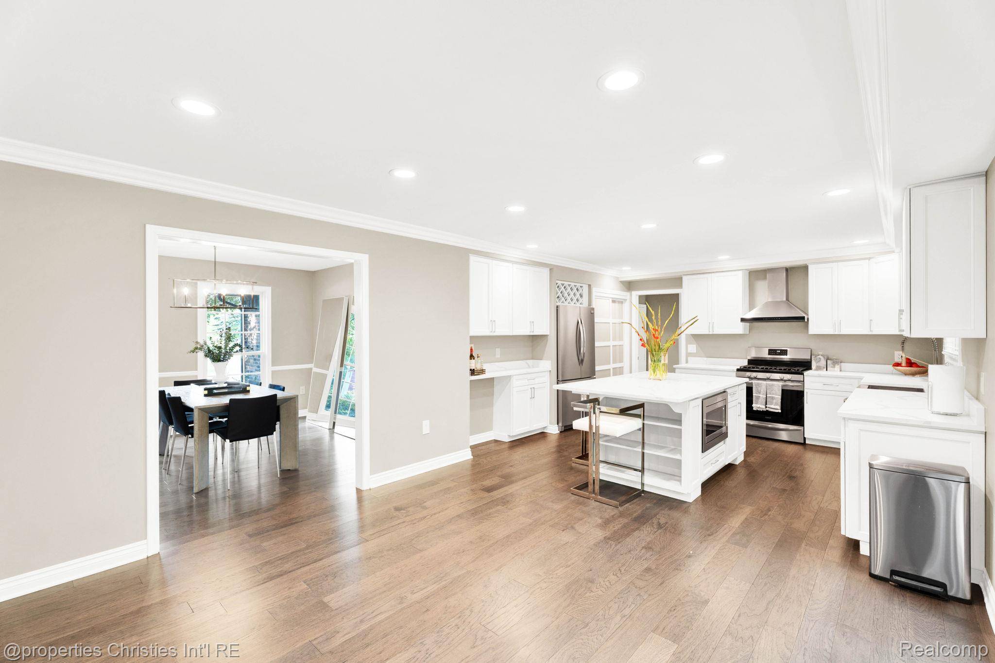 Rochester Hills, MI 48306,2935 Woodford CIR