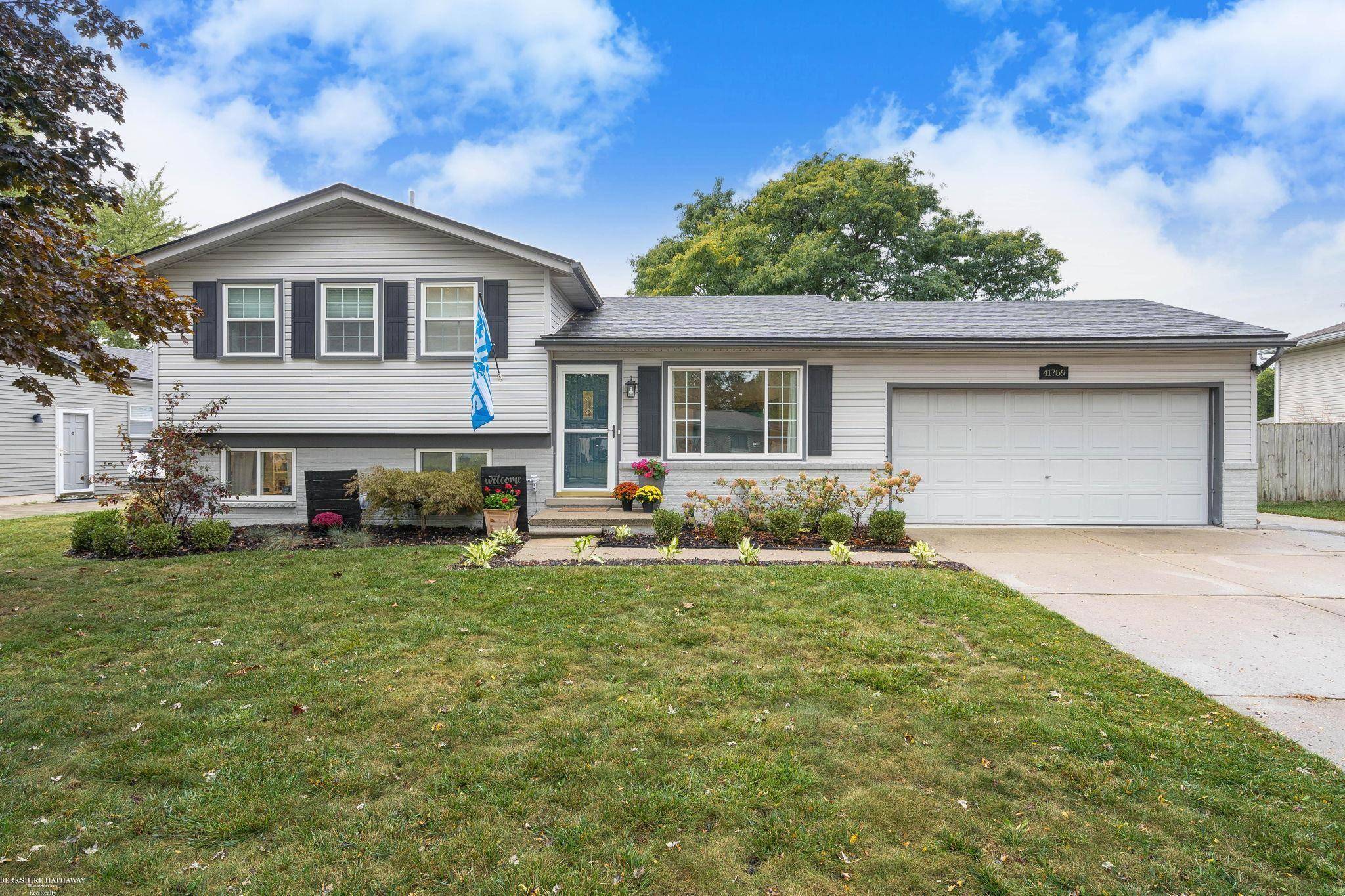 Clinton Township, MI 48038,41759 FONTHILL CT