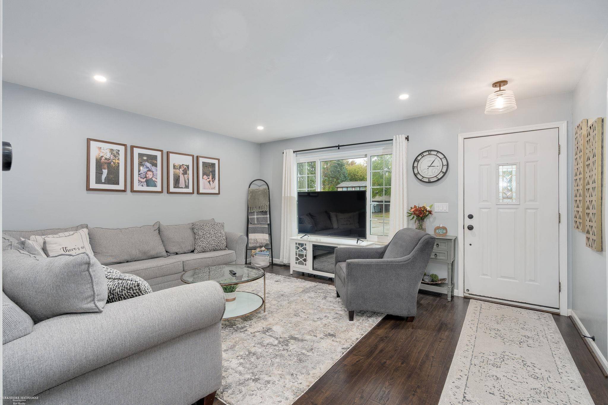 Clinton Township, MI 48038,41759 FONTHILL CT