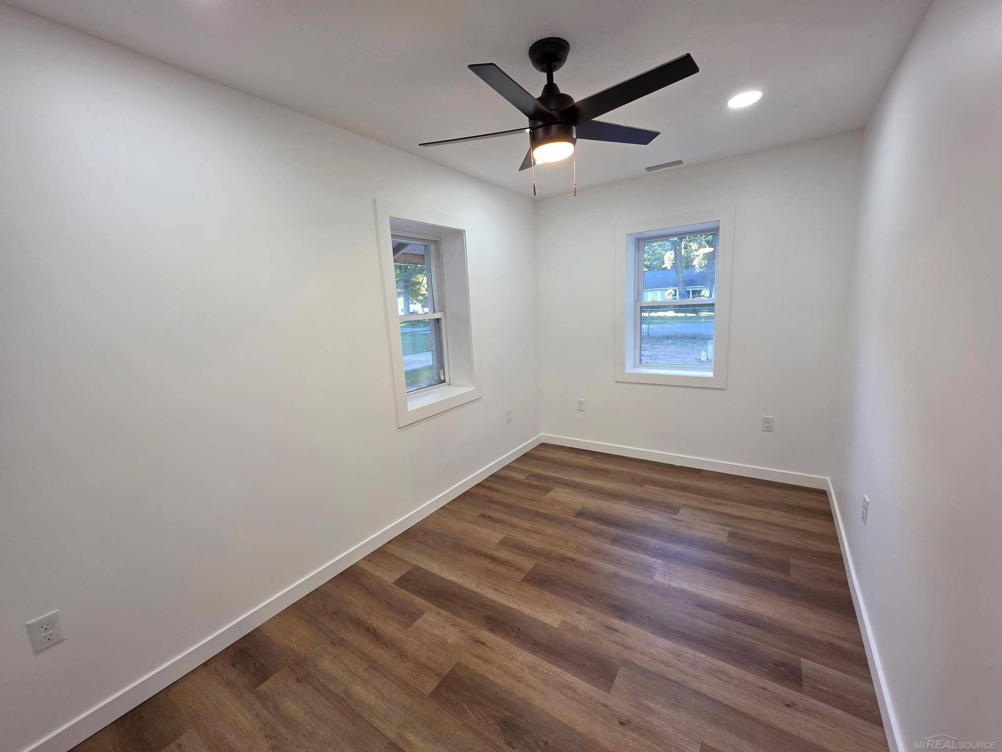 Muskegon, MI 49442,16 S Densmore ST