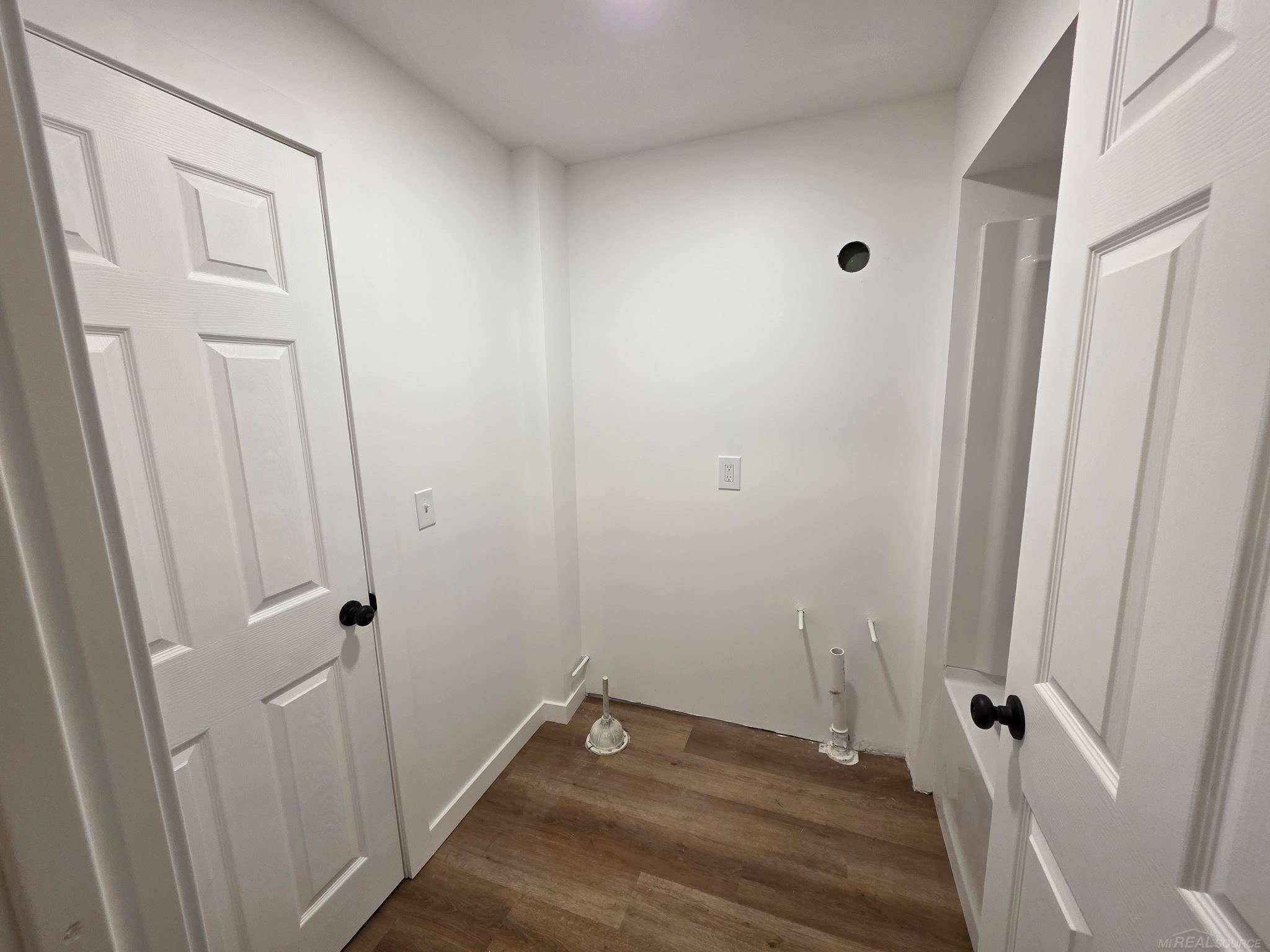 Muskegon, MI 49442,16 S Densmore ST