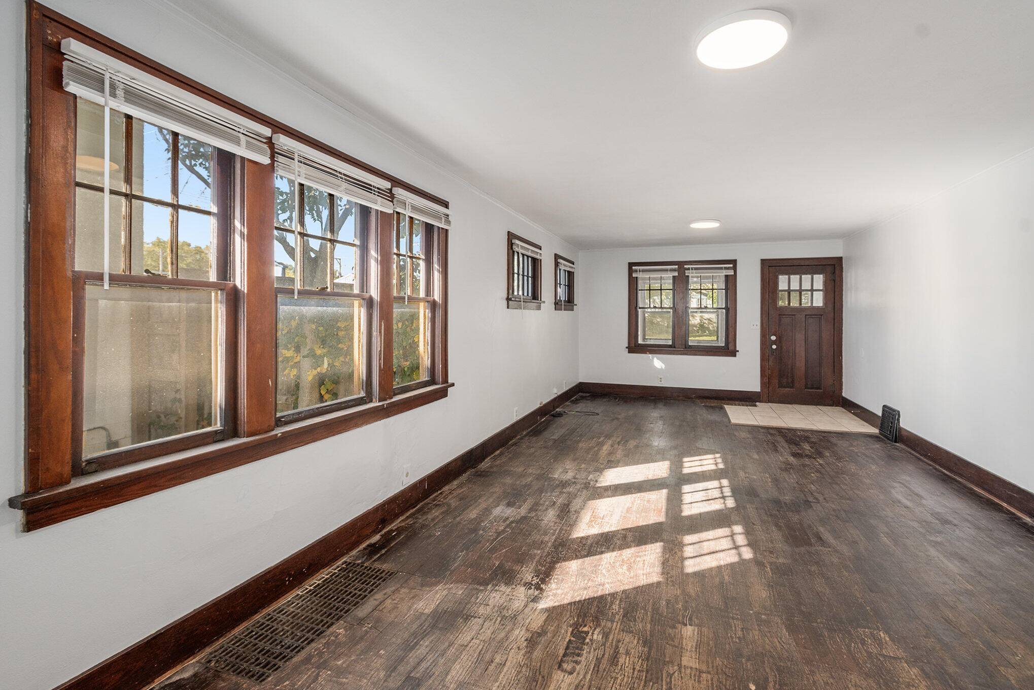 Muskegon, MI 49441,1776 Division ST