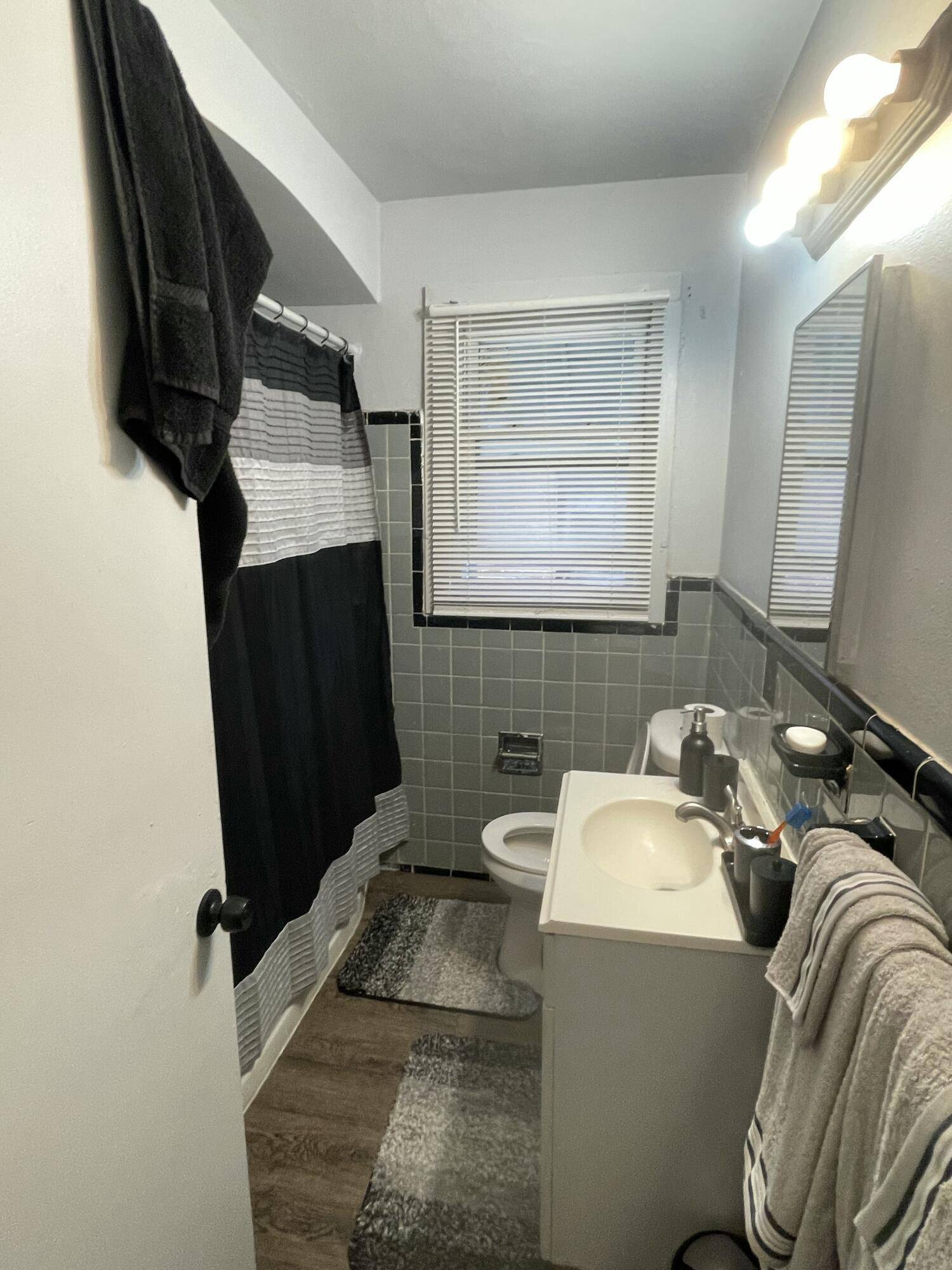 Detroit, MI 48235,20426 Tracey ST