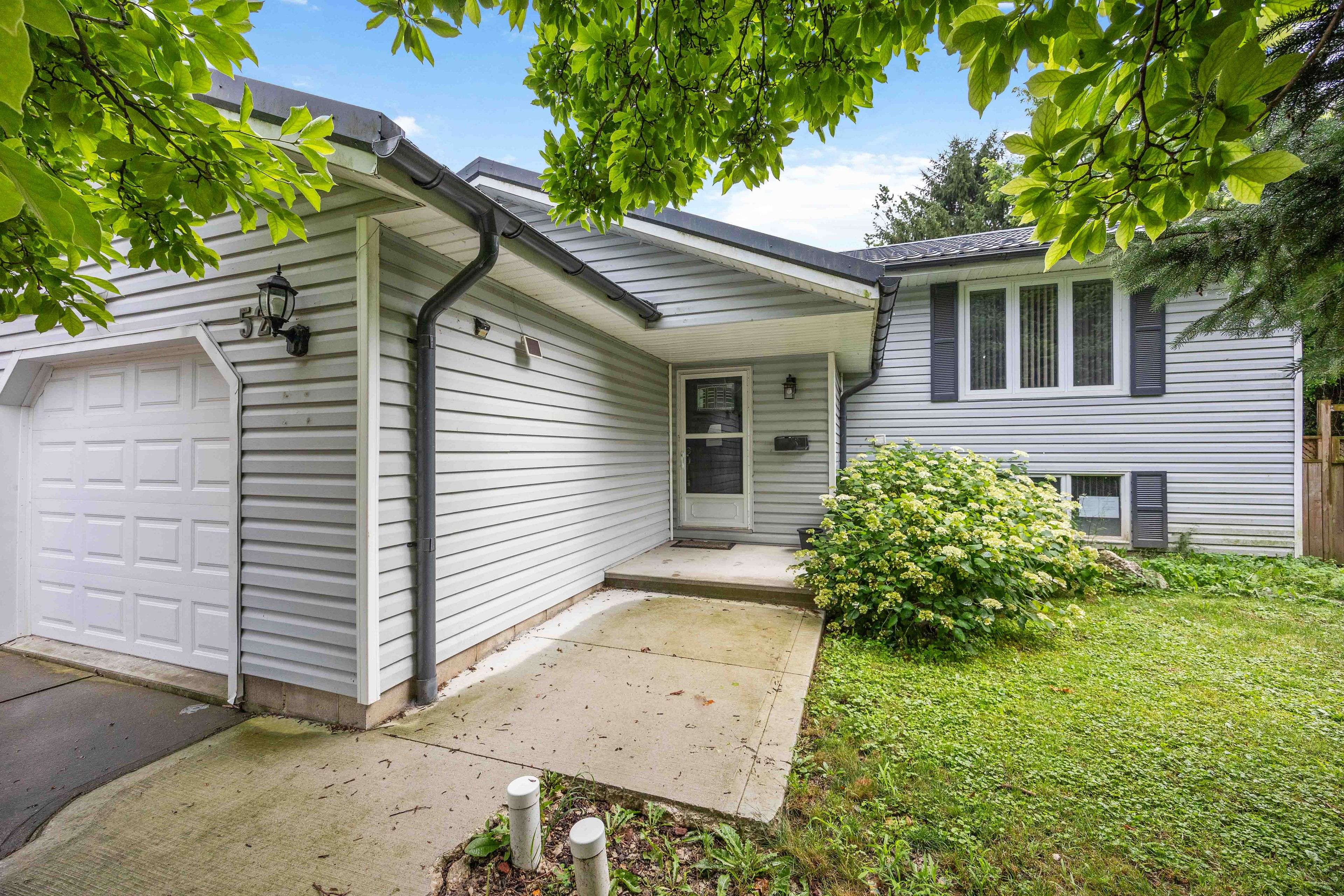 Chatham-kent, ON N7M 3H7,52 Water ST