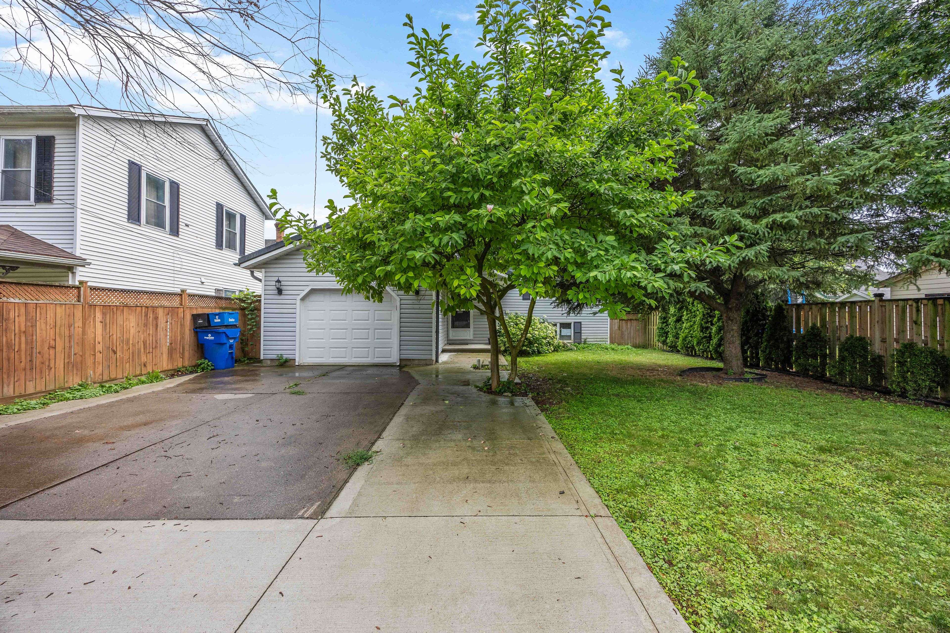 Chatham-kent, ON N7M 3H7,52 Water ST
