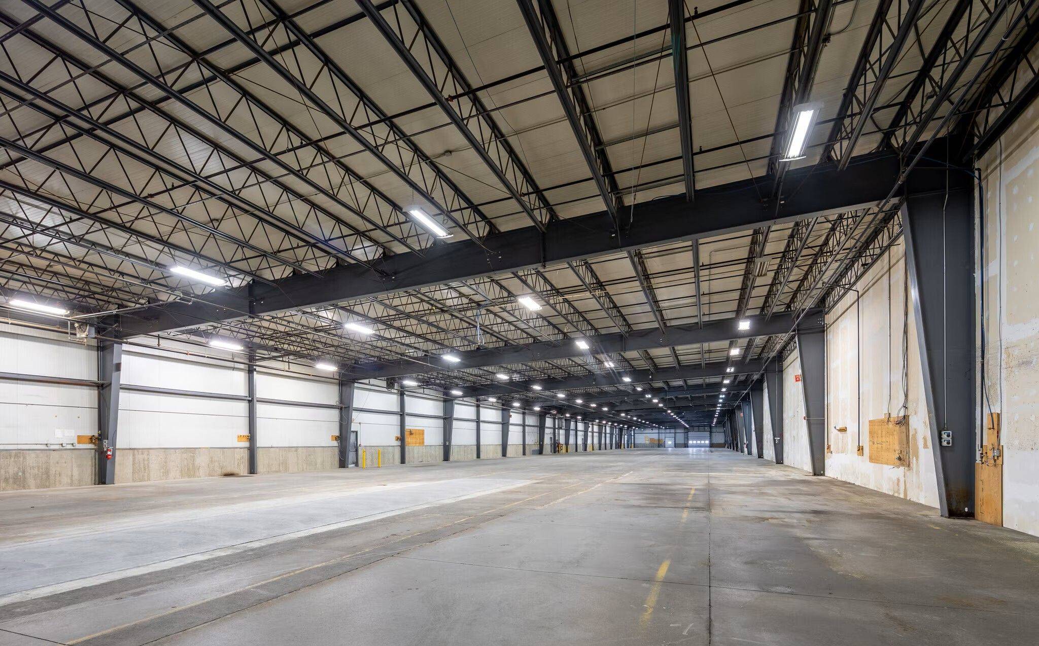 Vaughan, ON L4K 1Z6,8301 Keele ST #2