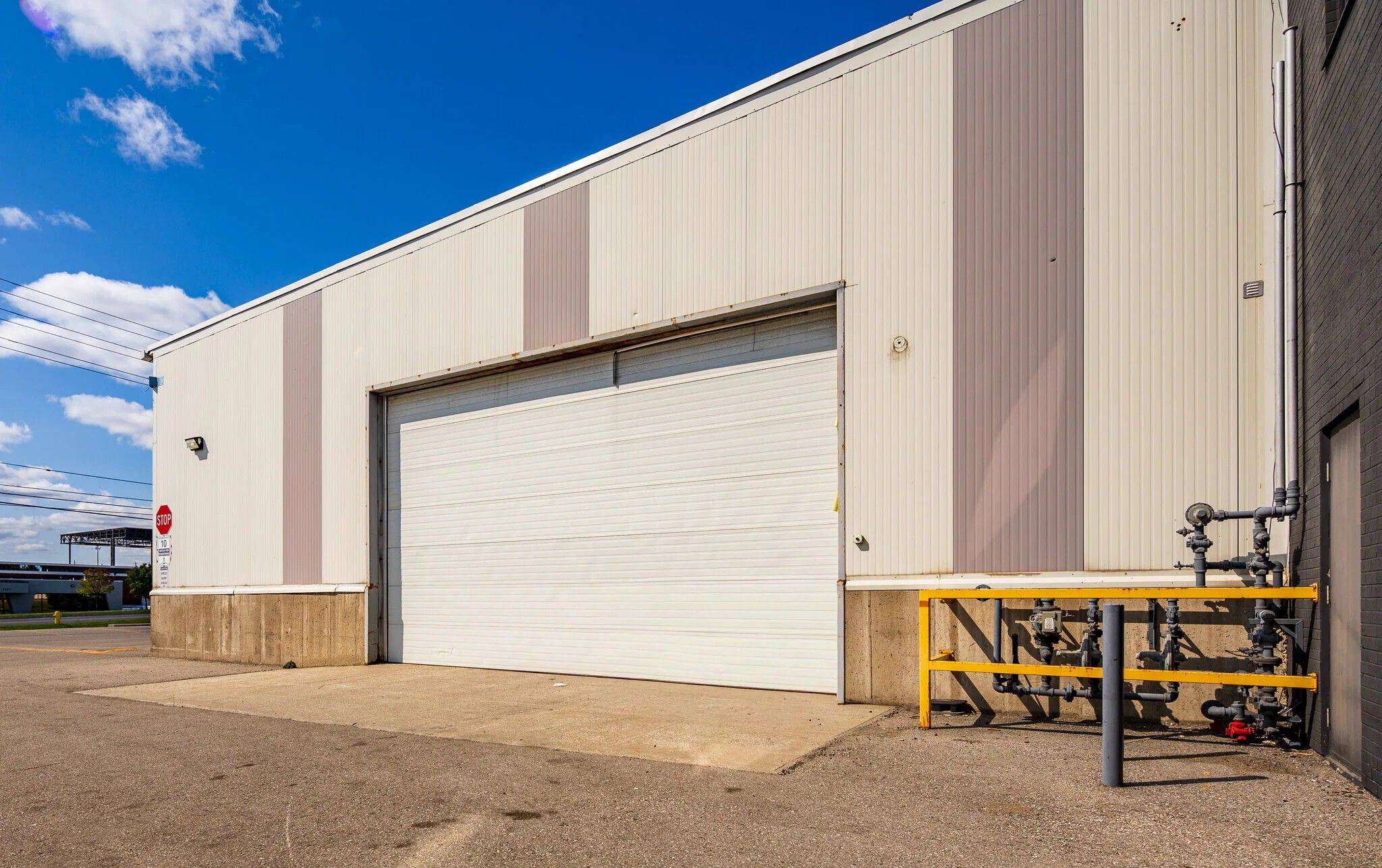 Vaughan, ON L4K 1Z6,8301 Keele ST #2