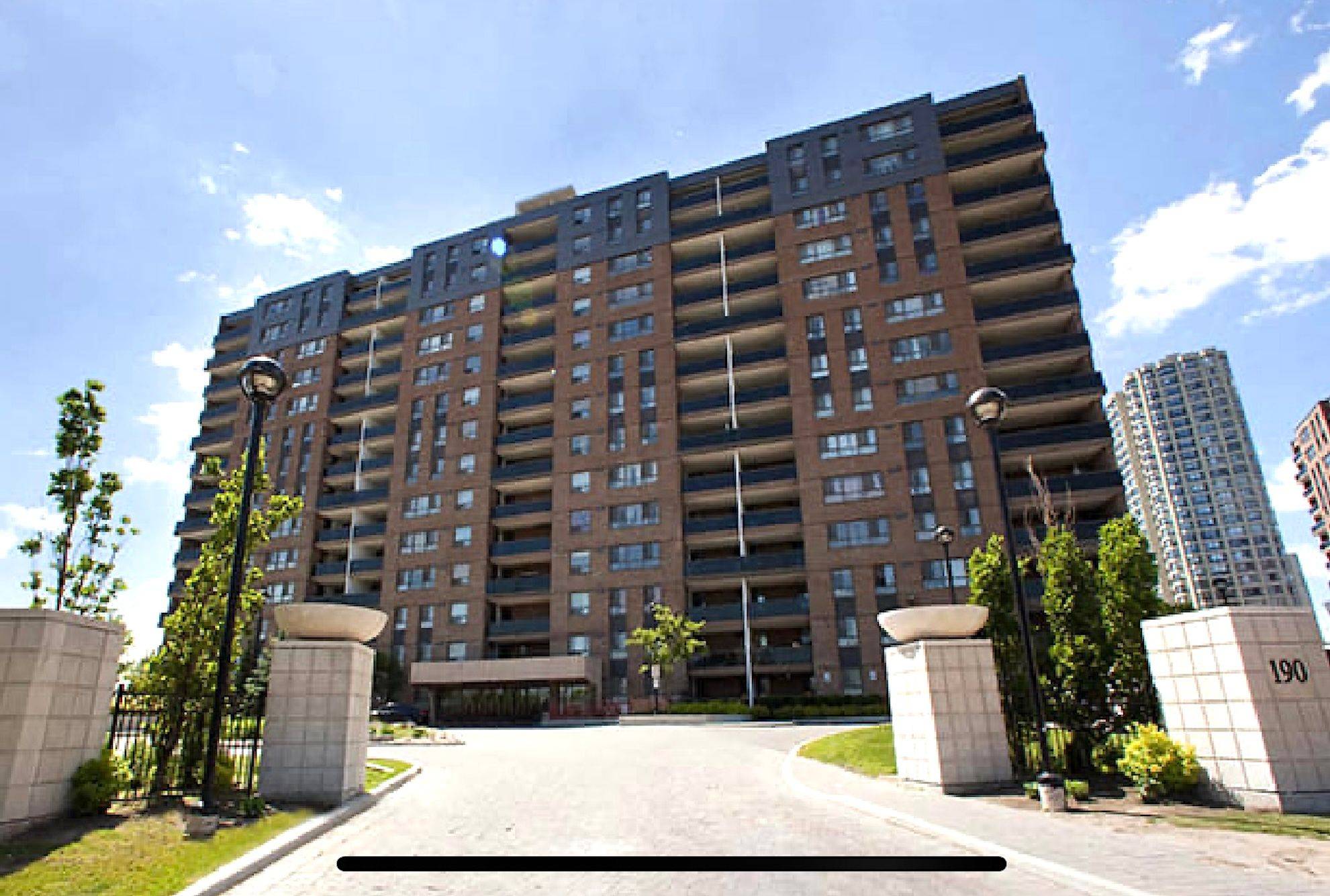 Brampton, ON L6T 4A8,190 Clark BLVD #311
