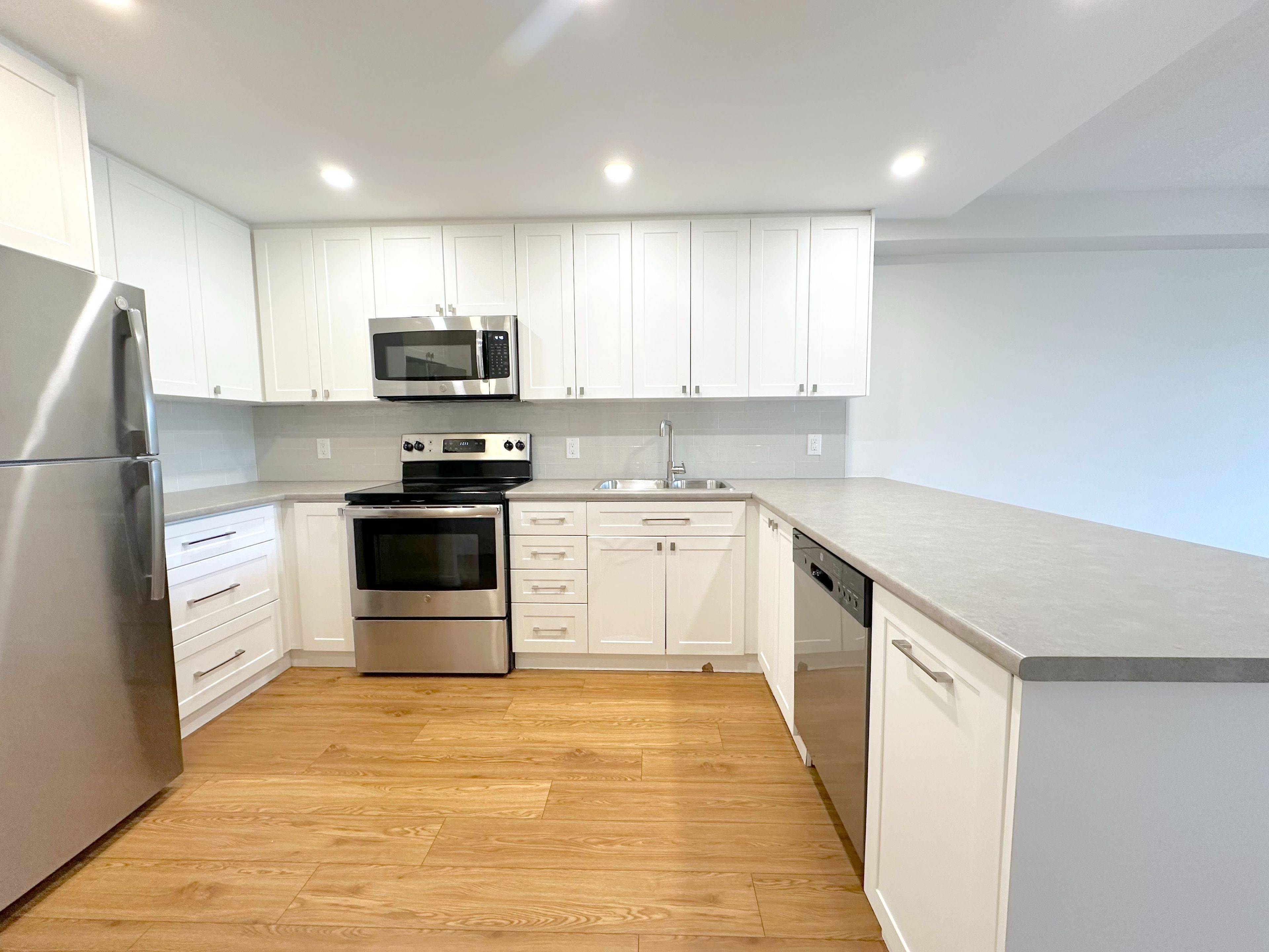 Brampton, ON L6T 4A8,190 Clark BLVD #311