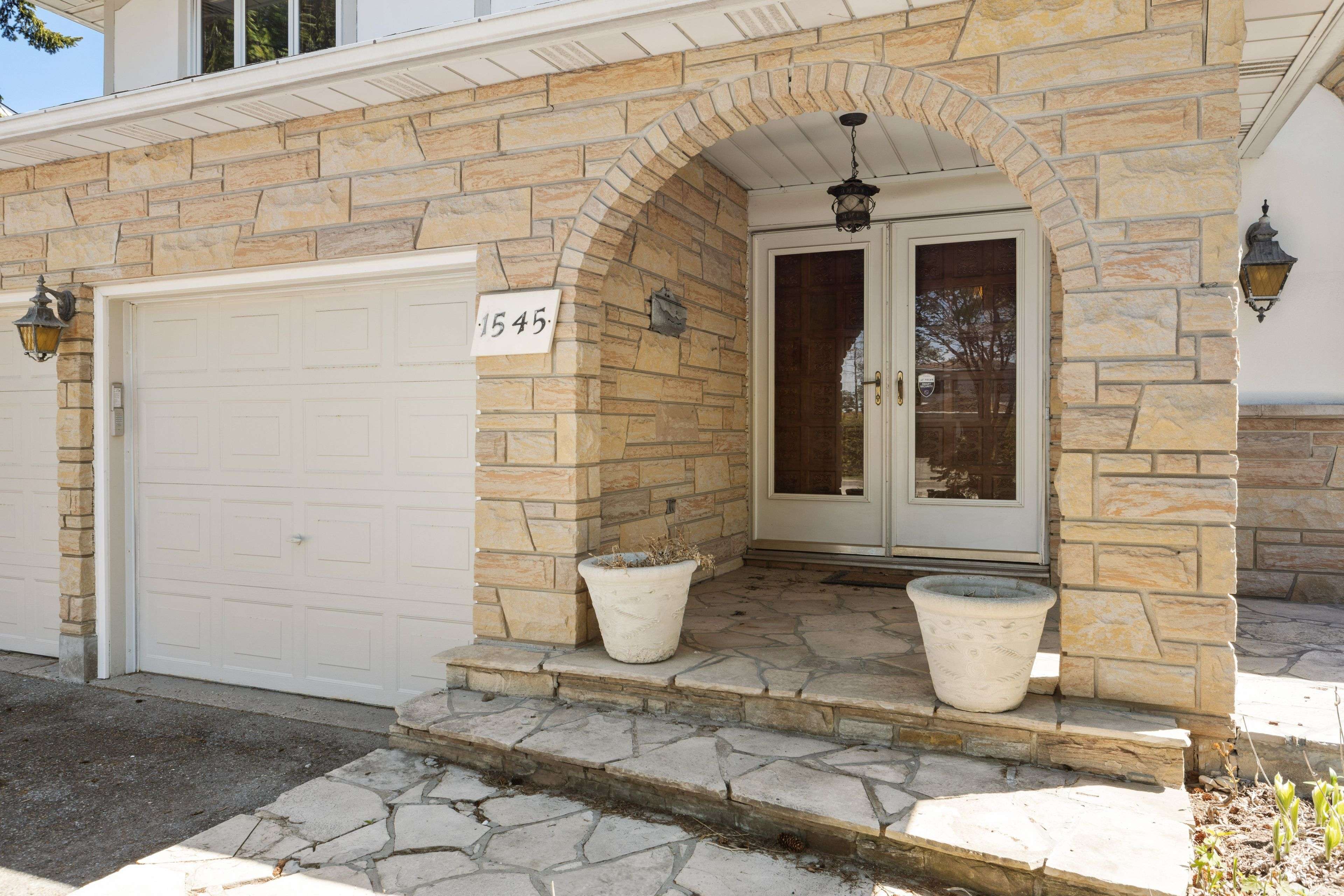 Mooneys Bay - Carleton Heights And Area, ON K2C 1N9,1545 Prince Of Wales DR