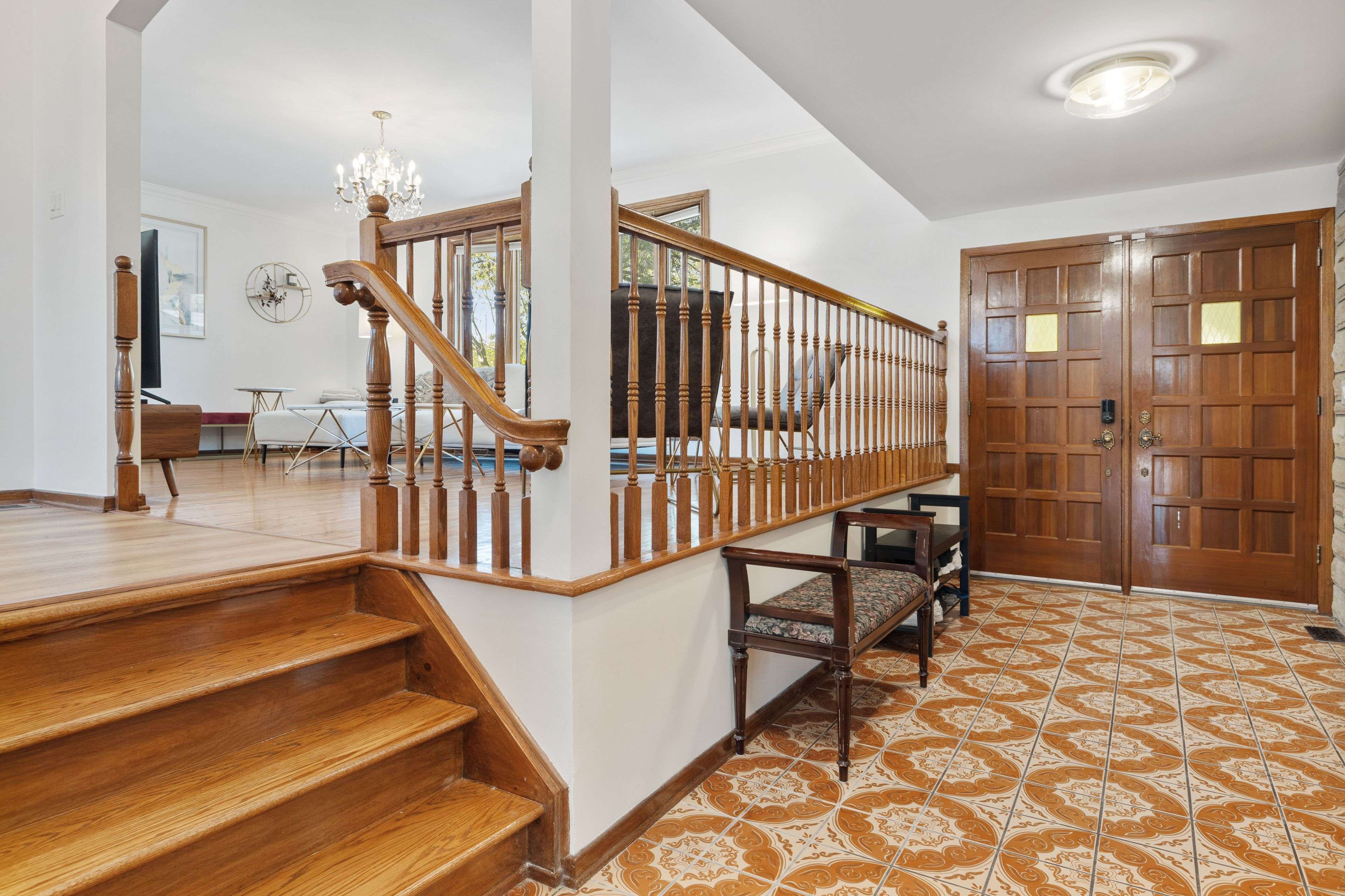 Mooneys Bay - Carleton Heights And Area, ON K2C 1N9,1545 Prince Of Wales DR